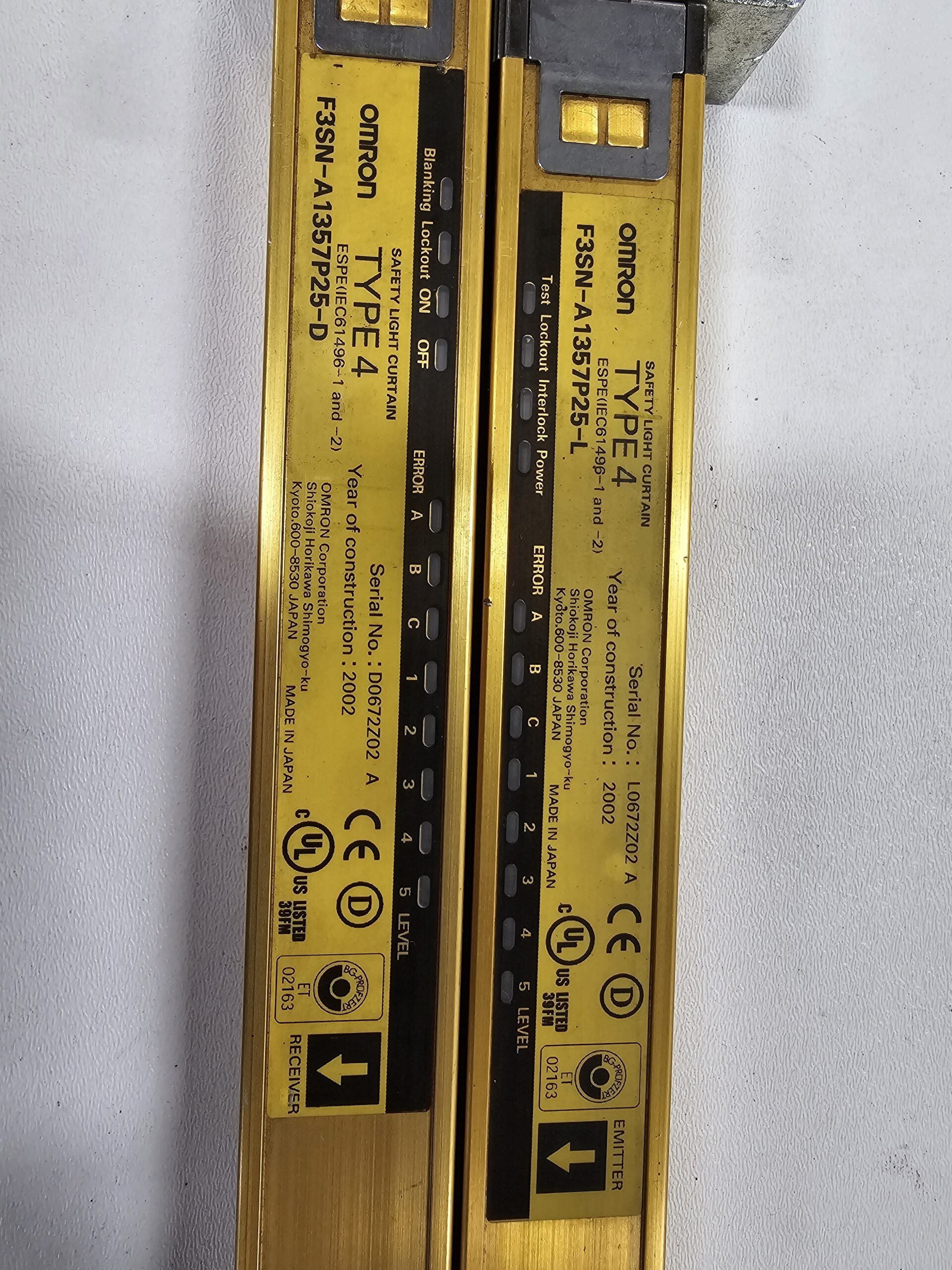 OMRON F3SN-A1357P25-L/F3SN-A1357P25-D LIGHT CURTAIN SET USED 1