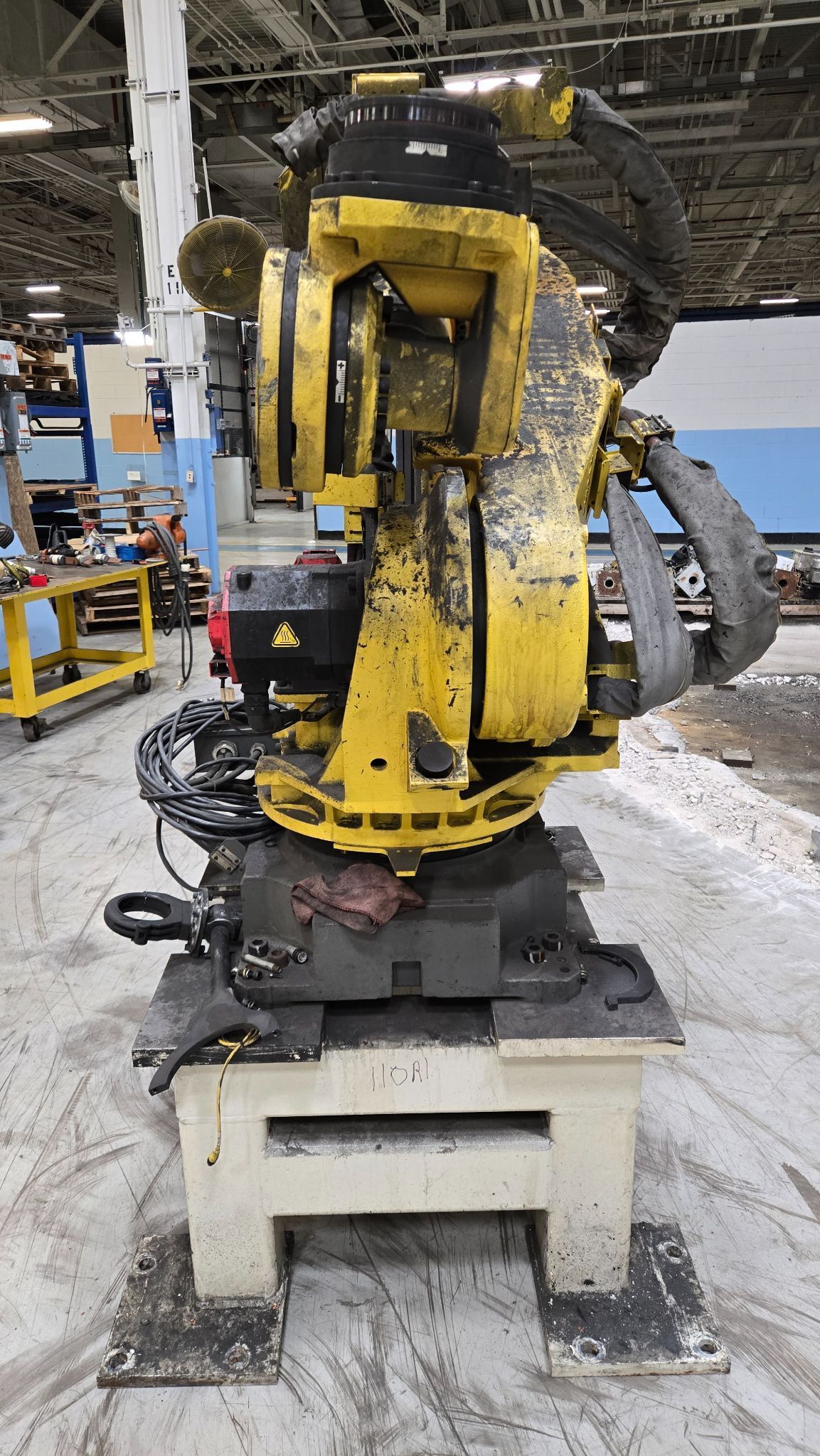 FANUC R-2000iB/210F Complete w/ R-30iA Controls & Rexroth Weld Controller USED 0