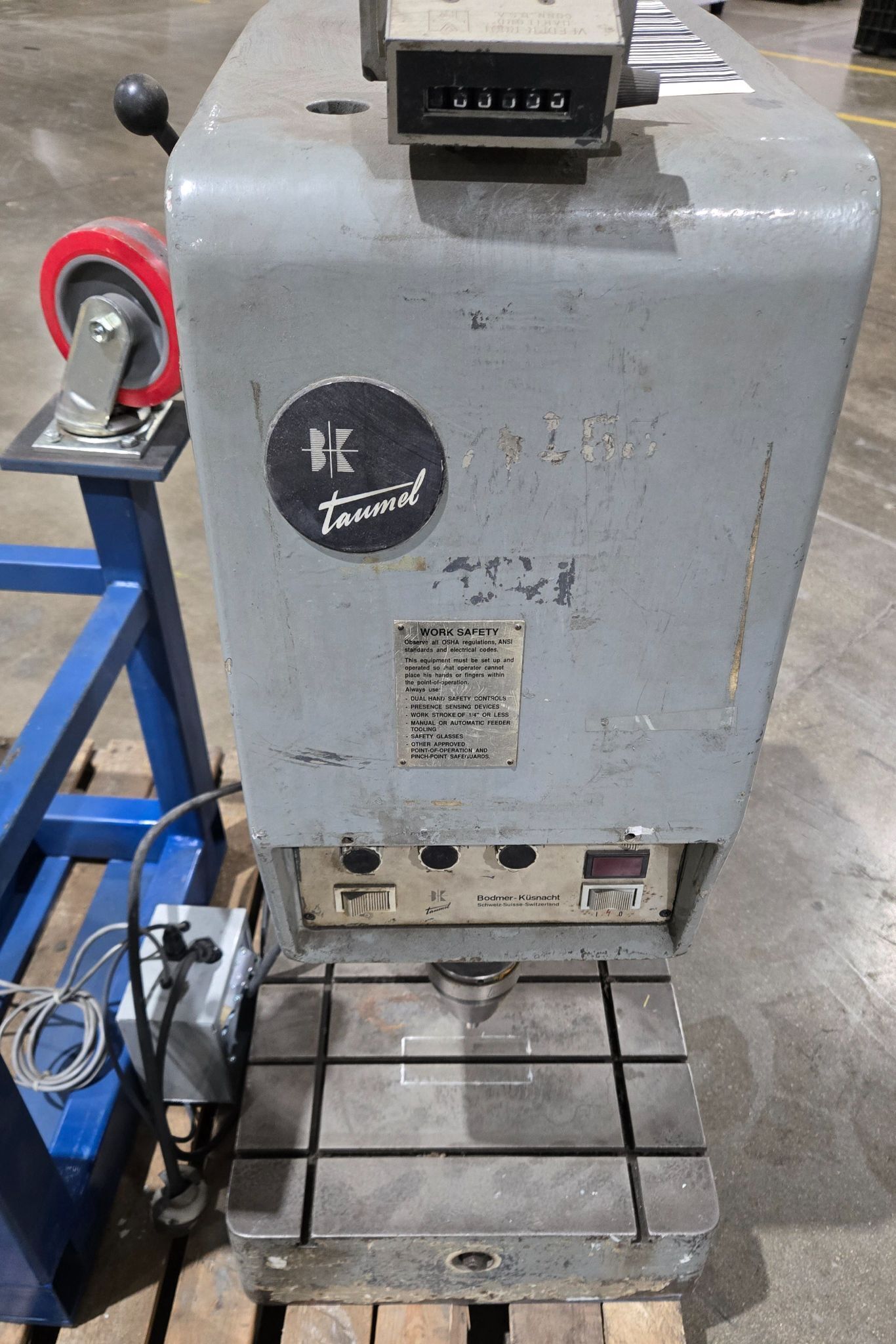 TAUMEL ORBITAL RIVETER WITH STAND DAMAGED USED 2