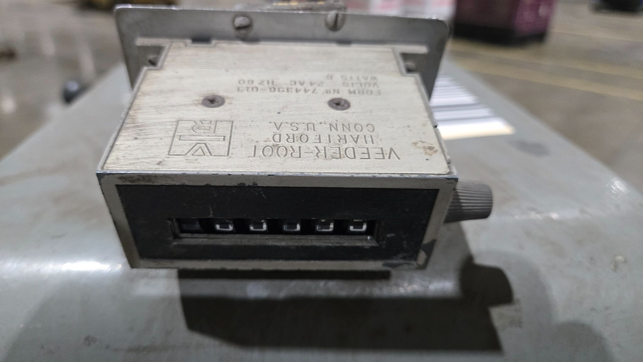 TAUMEL ORBITAL RIVETER WITH STAND DAMAGED USED 6
