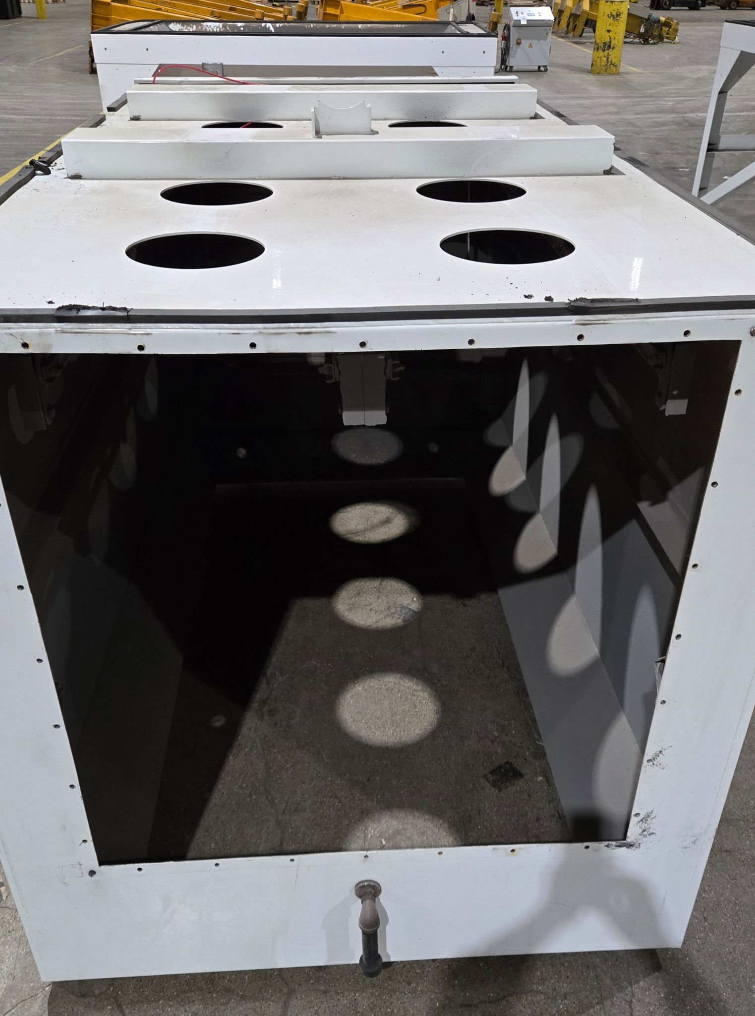 ROBOVENT DUST COLLECTION SYSTEM/ EXHAUST SYSTEM USED 8