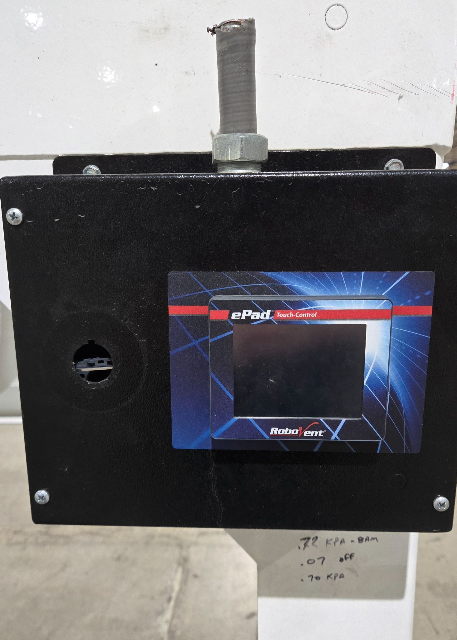 ROBOVENT DUST COLLECTION SYSTEM/ EXHAUST SYSTEM USED 14