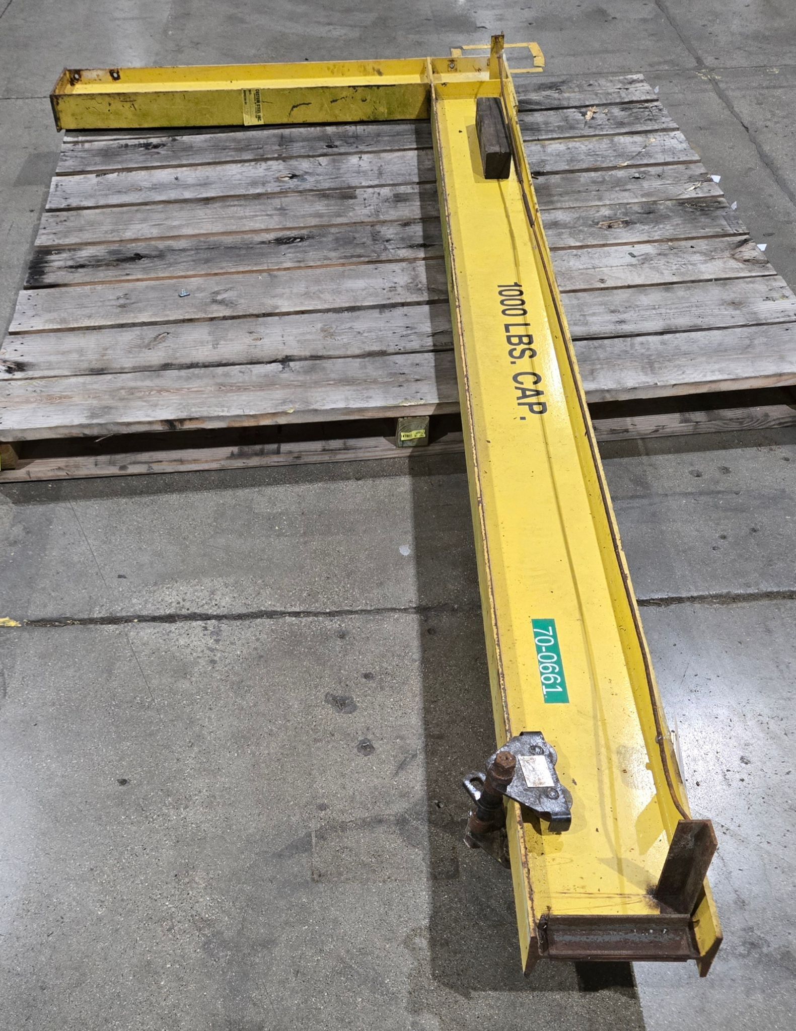 1/2 TON WALL MOUNTED JIB CRANE USED 1