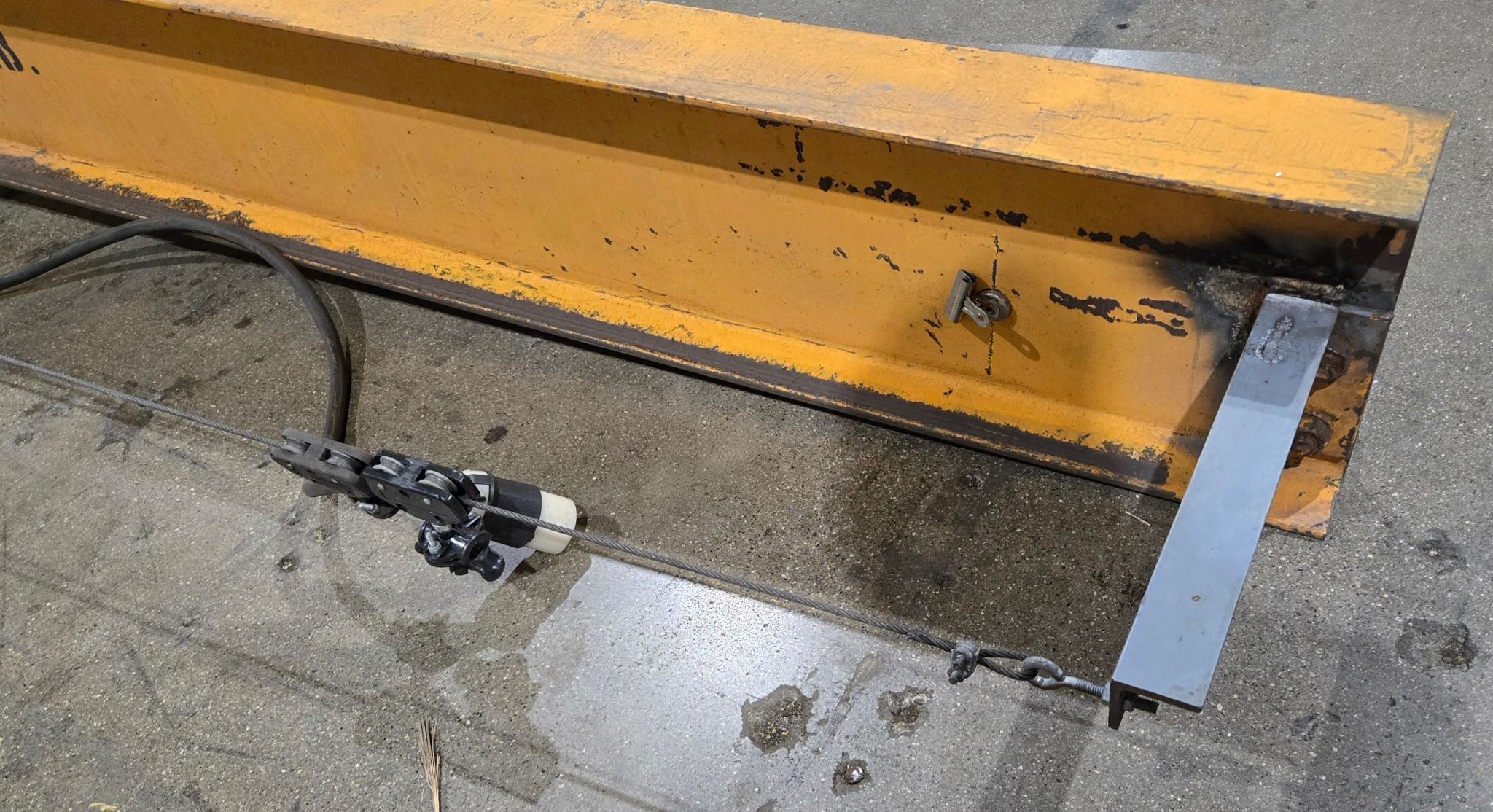 EATON YALE 1/2 TON Pedestal JIB Crane USED 2