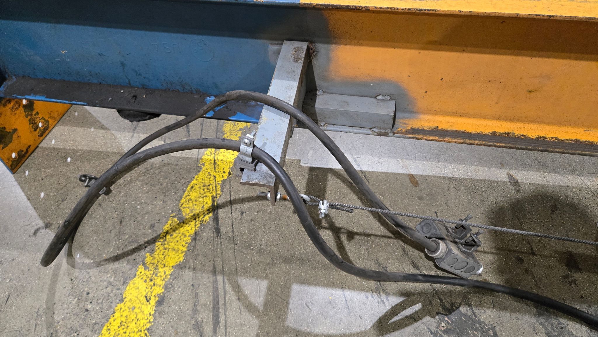 EATON YALE 1/2 TON Pedestal JIB Crane USED 4