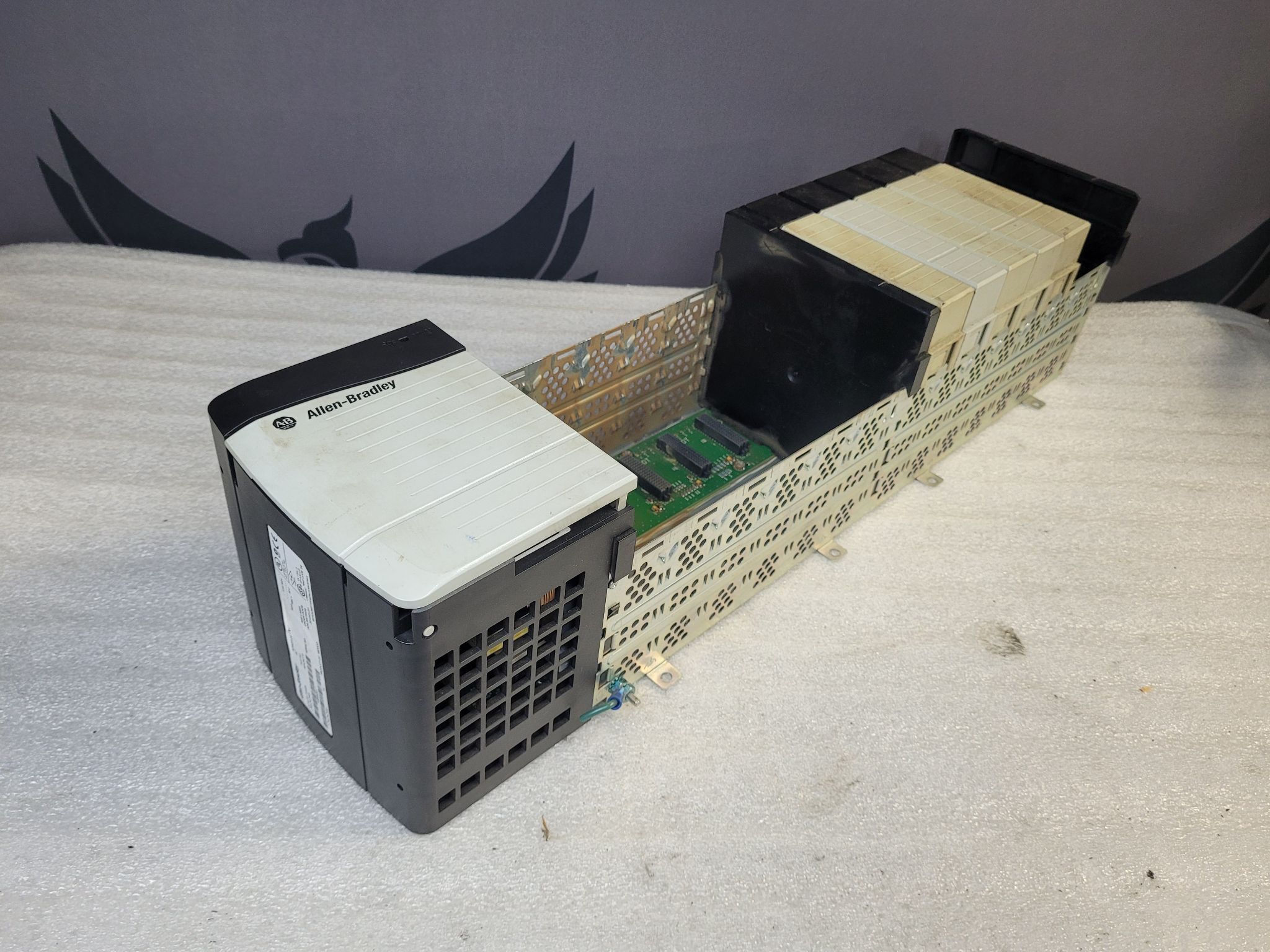 ALLEN BRADLEY 1756-PA75 + 1756-A13 13-Slot PLC Chassis USED 1