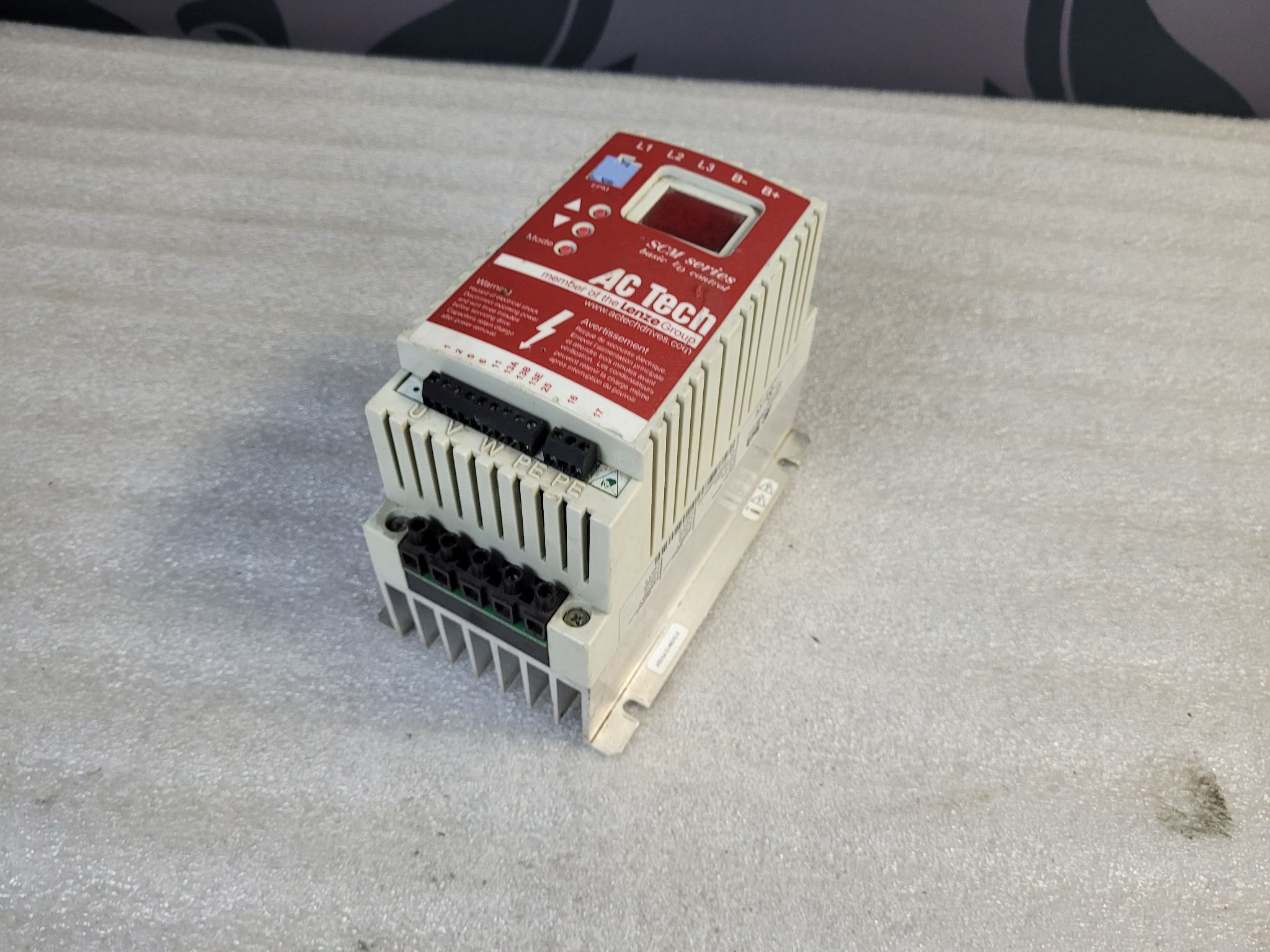 AC TECH SM410 SCM Series VFD 1HP 480V IP20 USED 0