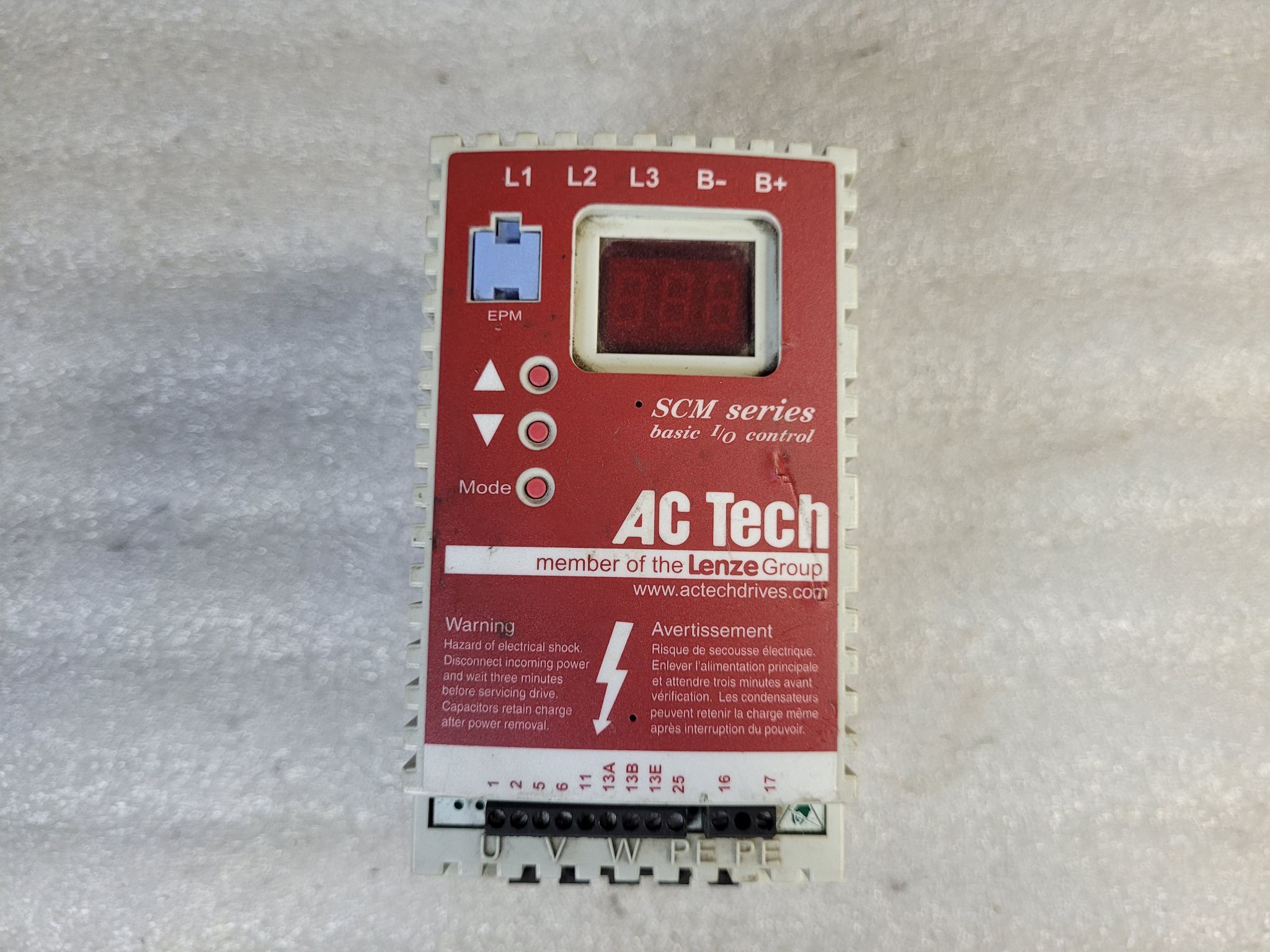 AC TECH SM410 SCM Series VFD 1HP 480V IP20 USED 1
