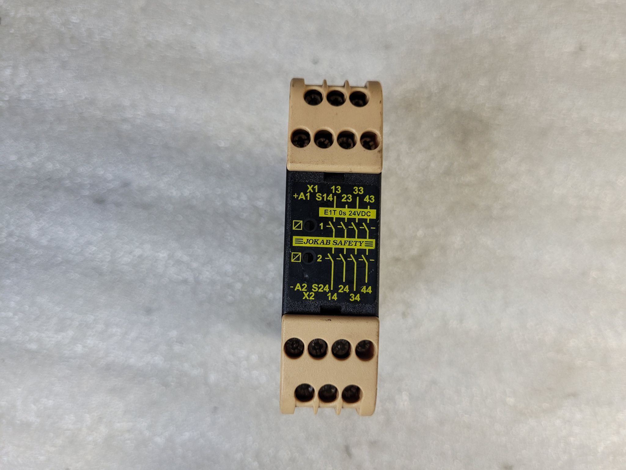 JOKAB SAFETY E1T 0S Safety Expansion Relay 24VDC USED 1