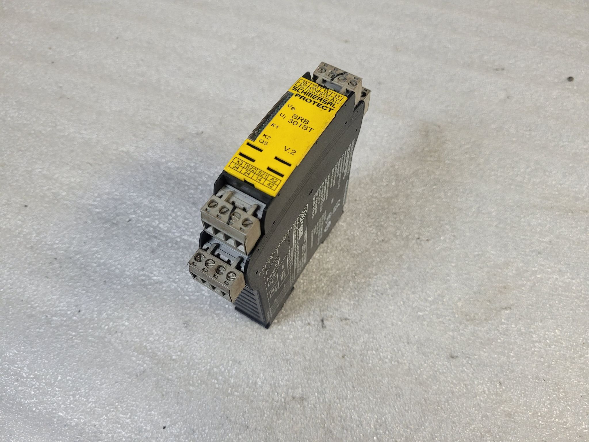 SCHMERSAL SRB-301ST Safety Monitoring Relay 230VAC USED 0