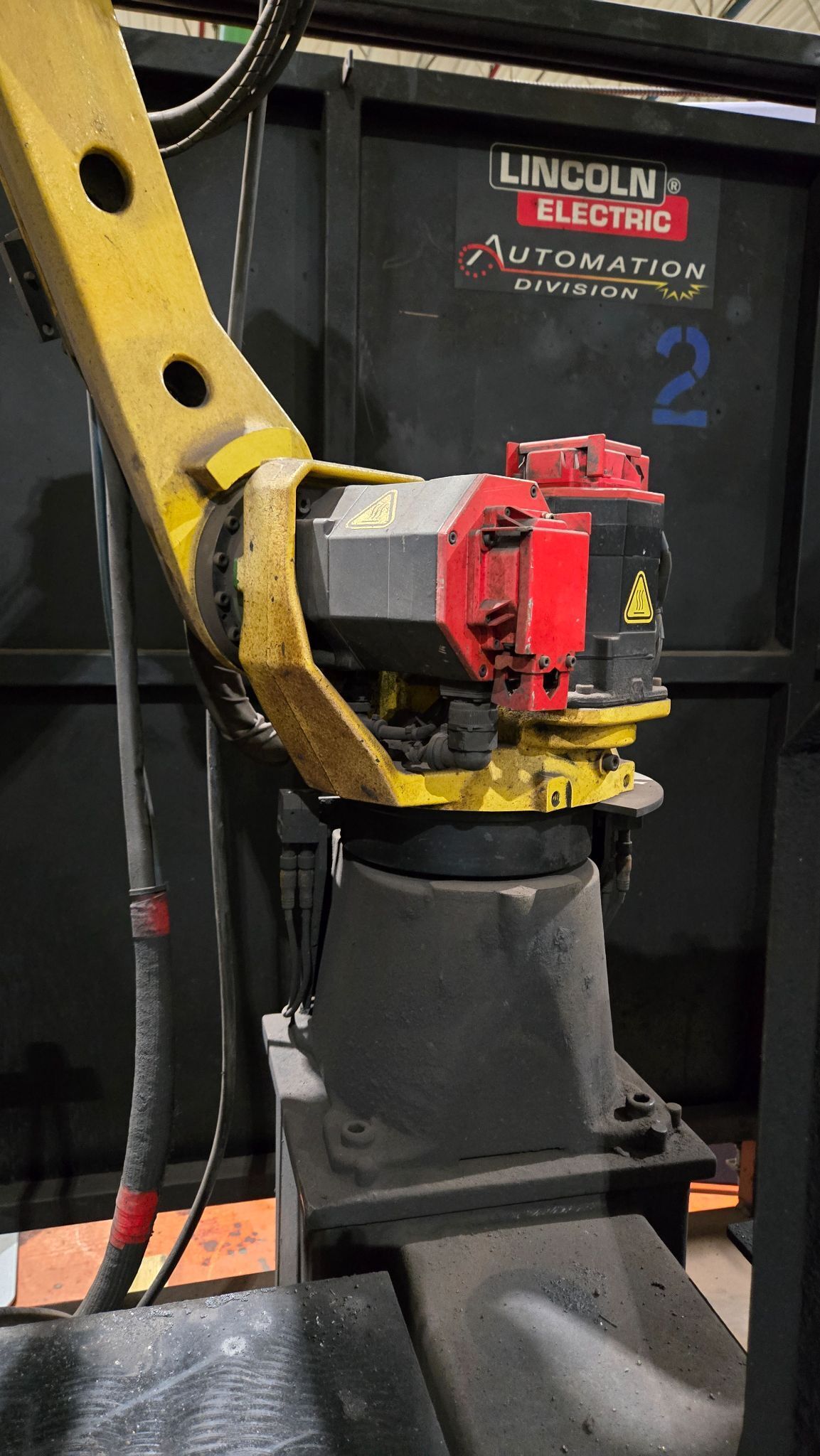 Lincoln Electric SYSTEM 30 Weld Cell w/ Fanuc Robot and Controls USED - AS-IS 9
