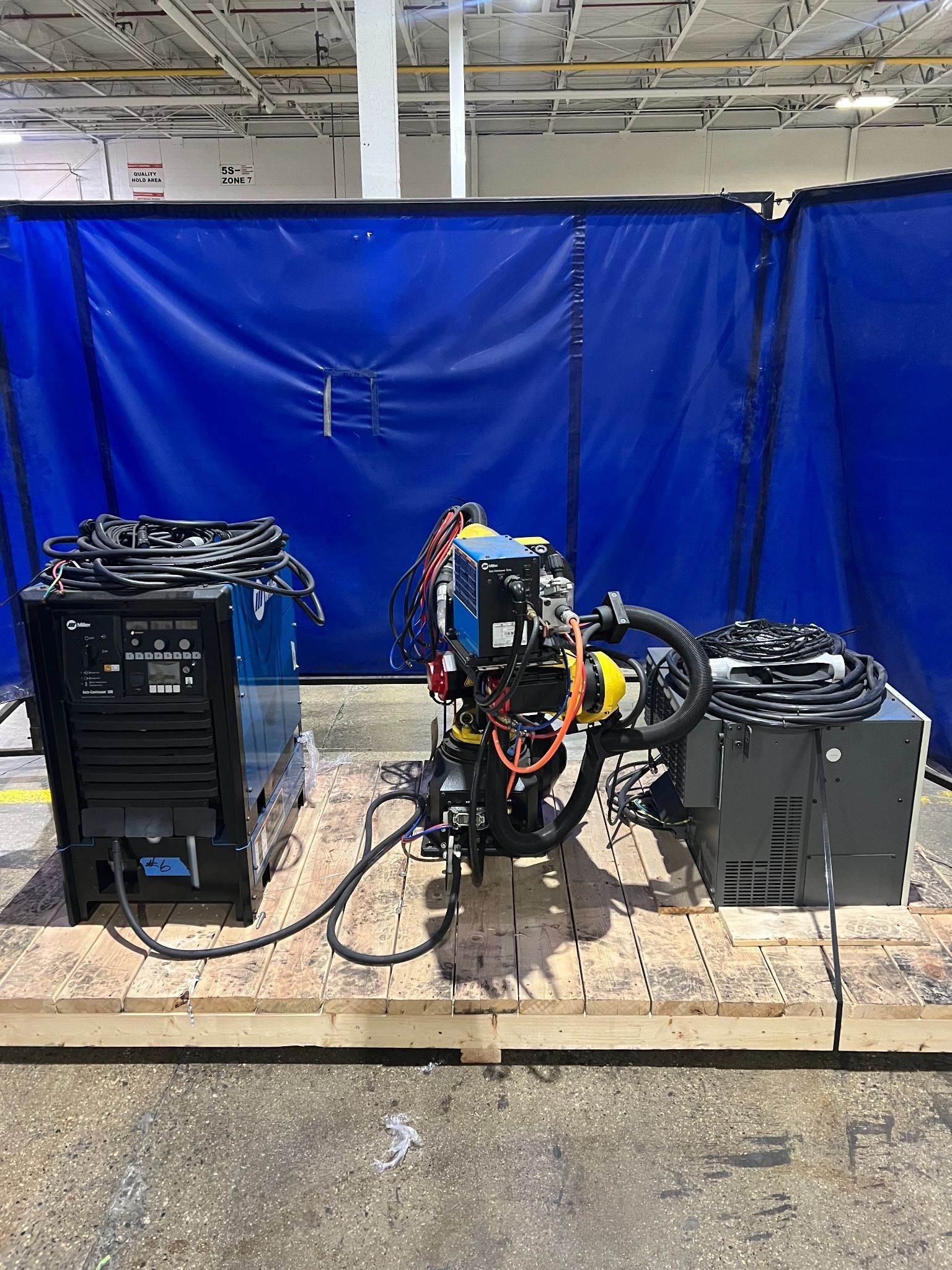 FANUC ARCMATE ROBOT 100ID/10L W/ R30IB PLUS AND MILLER AUTO CONTINUUM 500 USED 0