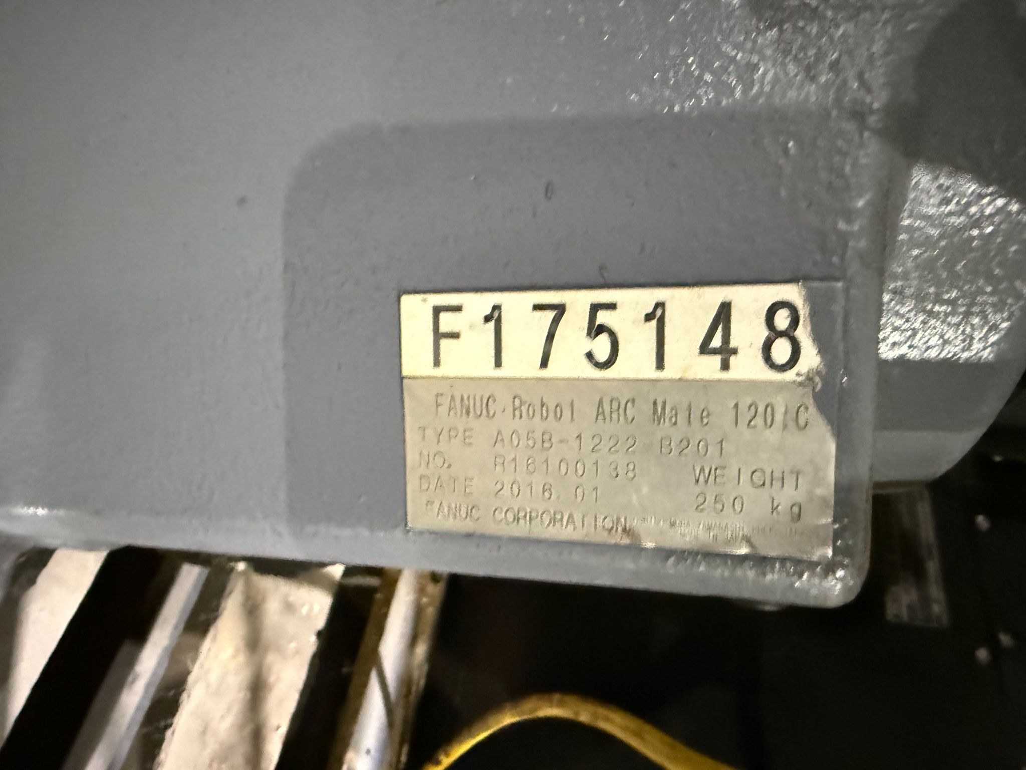 FANUC - ArcMate 120iC w/ R-30iA Controls & Lincoln i400 Weld Package USED 3