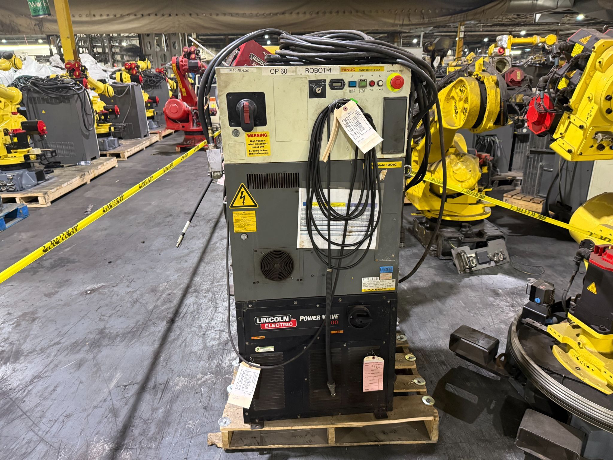FANUC - ArcMate 120iC w/ R-30iA Controls & Lincoln i400 Weld Package USED 5