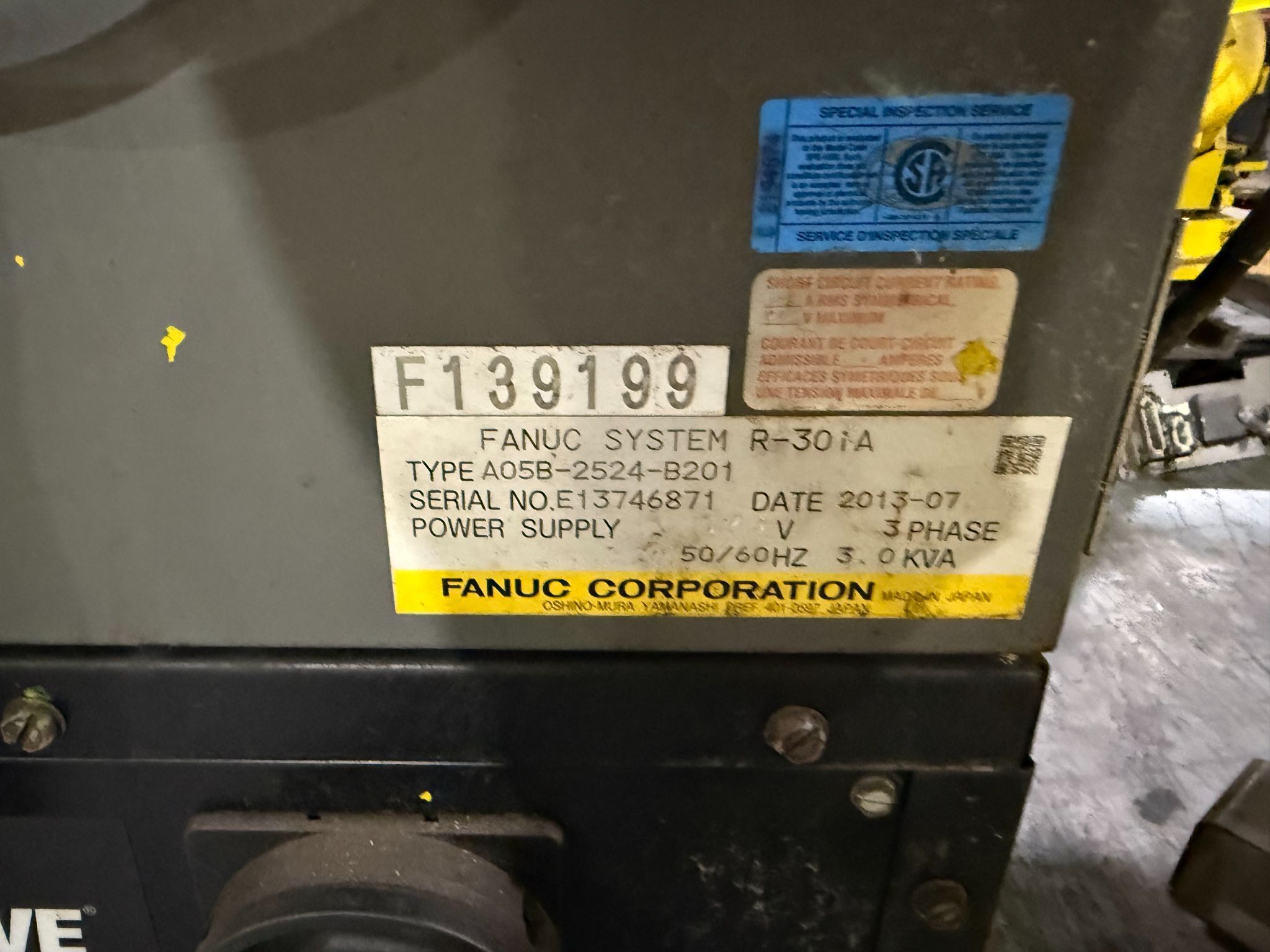 FANUC - ArcMate 120iC w/ R-30iA Controls & Lincoln i400 Weld Package USED 6