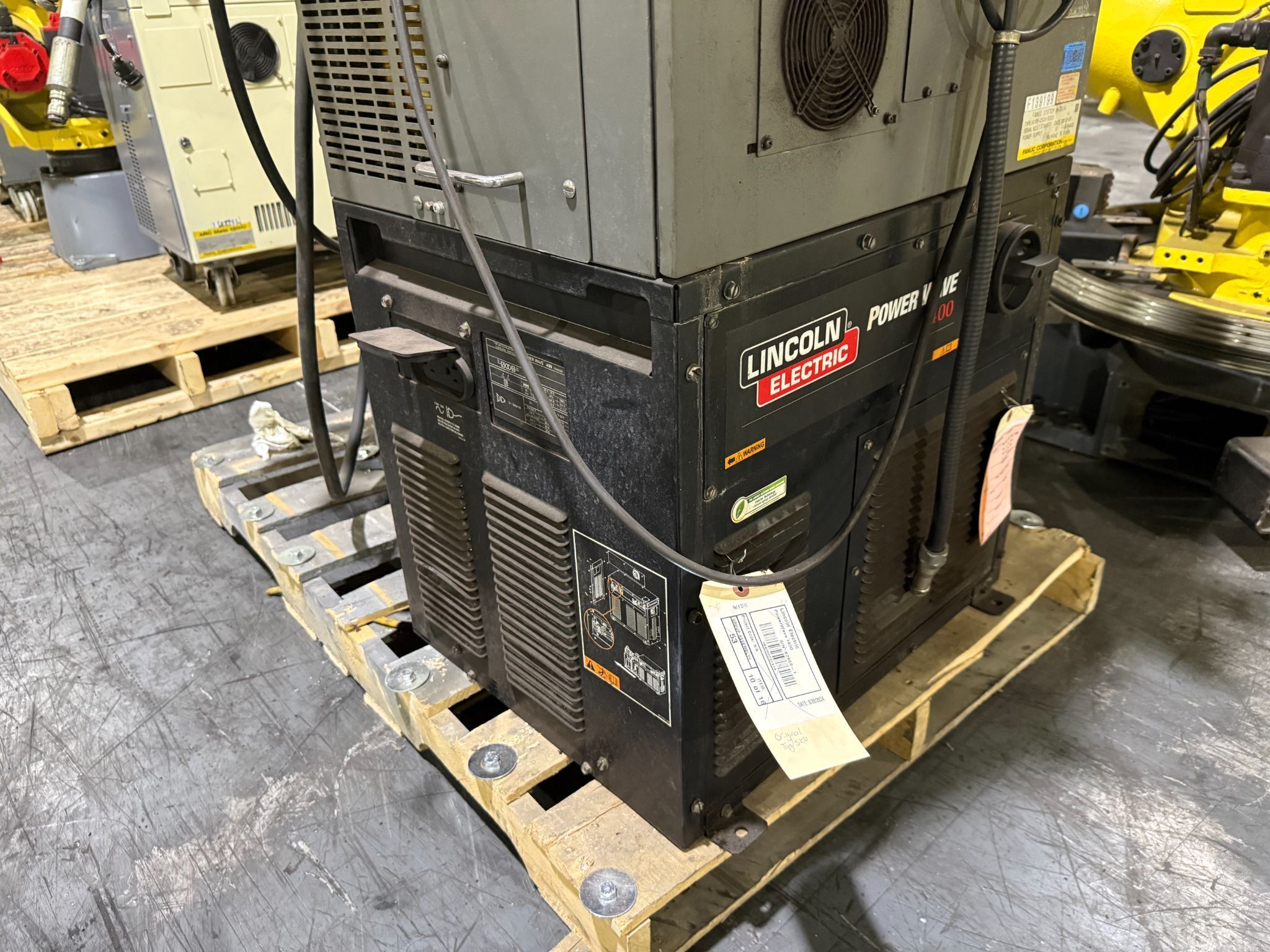 FANUC - ArcMate 120iC w/ R-30iA Controls & Lincoln i400 Weld Package USED 7