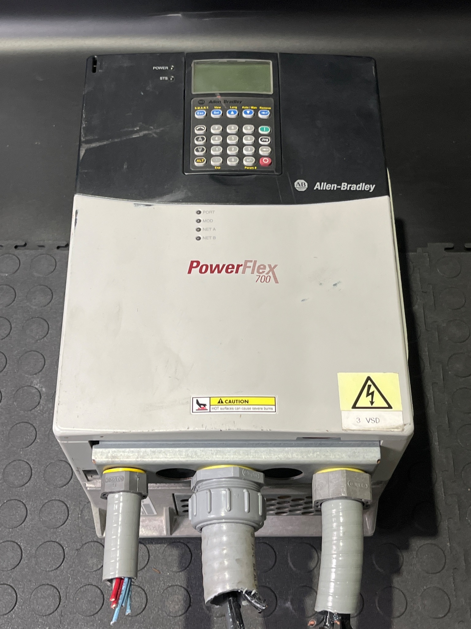ALLEN BRADLEY 20B-D034A3AYNADC0 PowerFlex 700 AC Drive USED 0