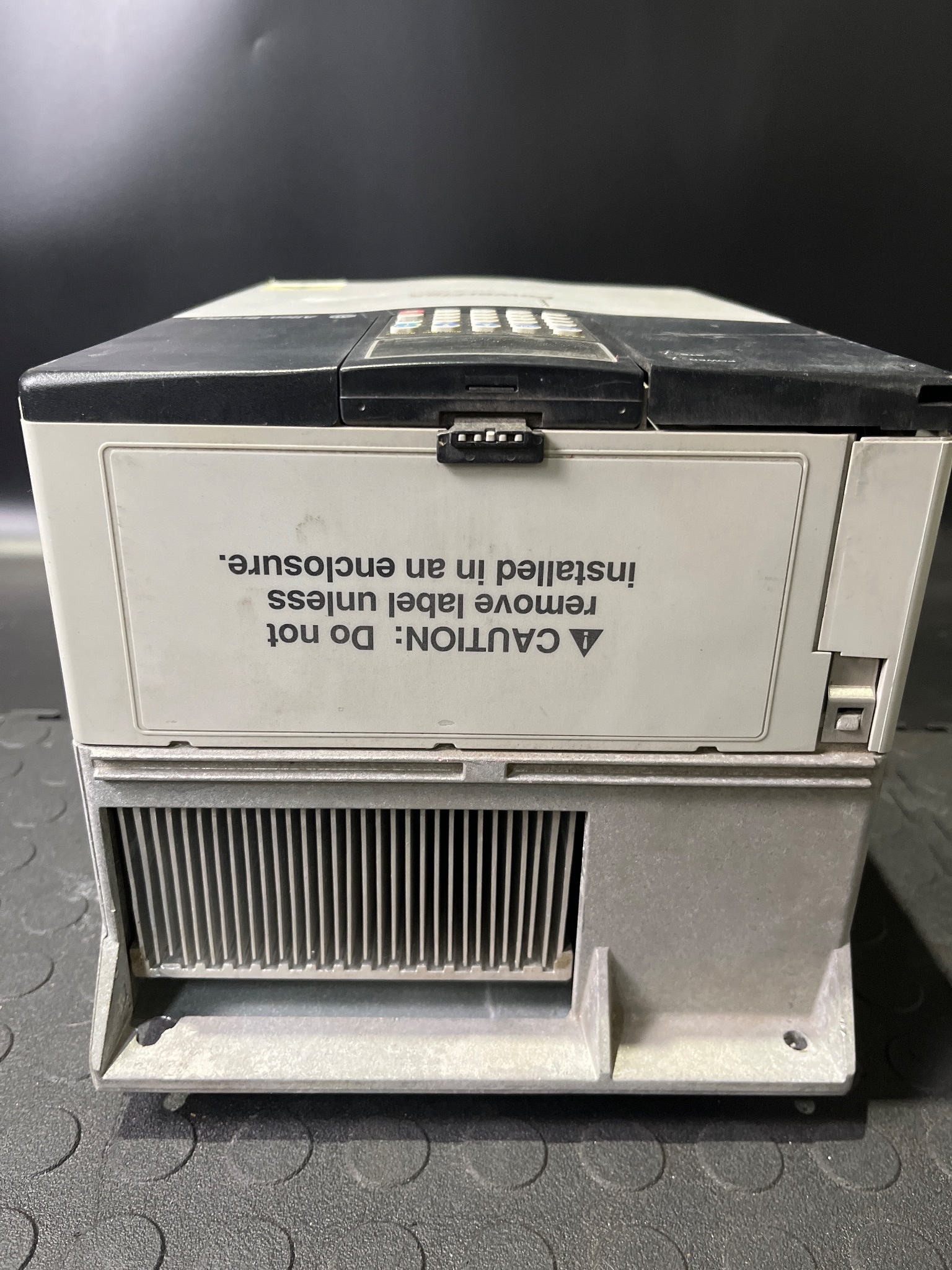 ALLEN BRADLEY 20B-D034A3AYNADC0 PowerFlex 700 AC Drive USED 3