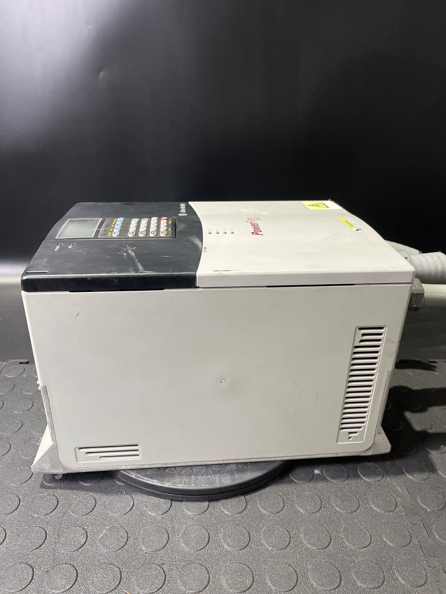 ALLEN BRADLEY 20B-D034A3AYNADC0 PowerFlex 700 AC Drive USED 4