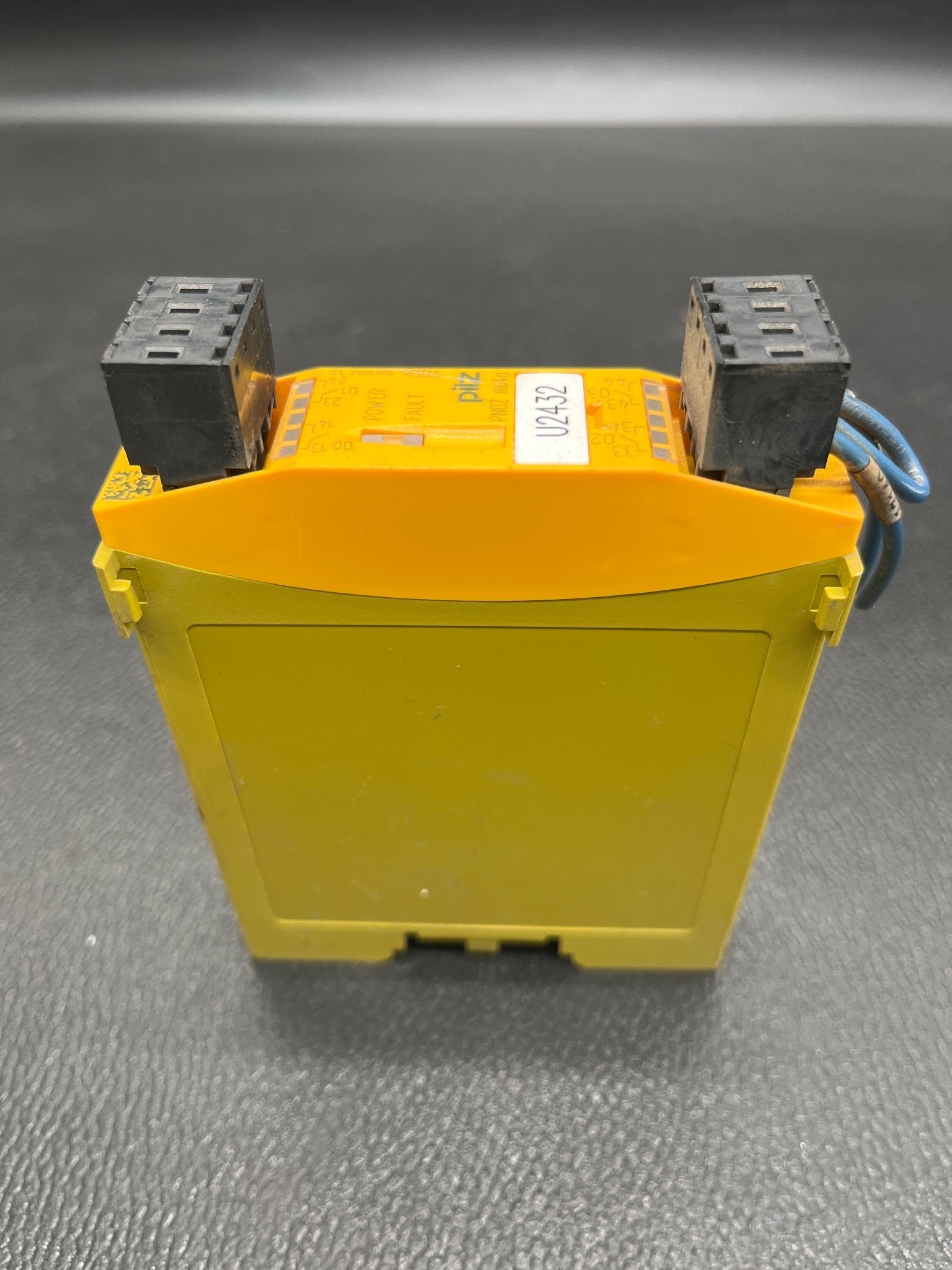 PILZ 773536 PNOZ mo4p Safety Controller Module USED 2