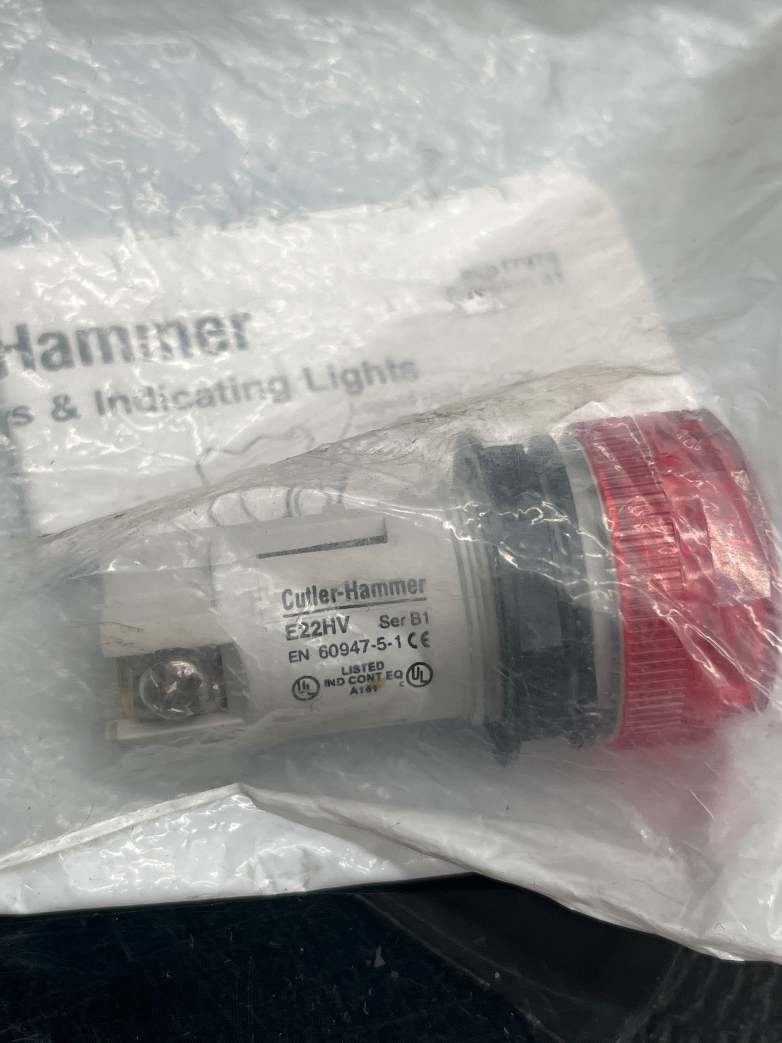 EATON E22HV2X4 Red Indicating Light NEW 3