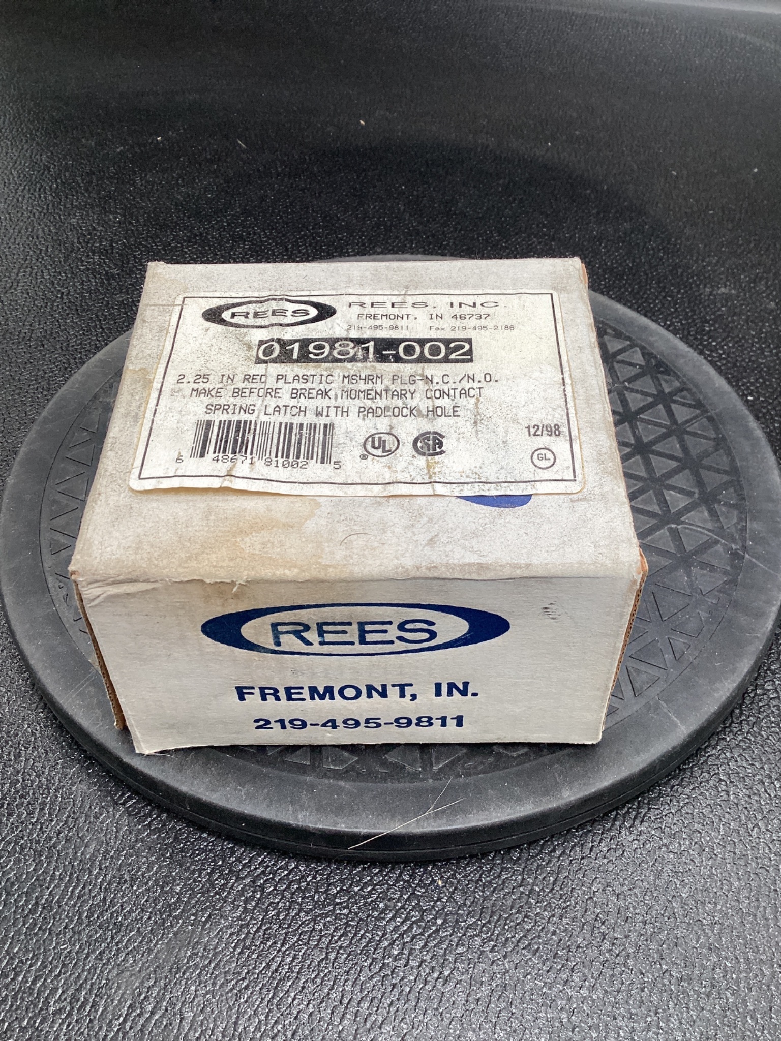 REES 01981-002 Red Mushroom Pushbutton Switch NEW 0