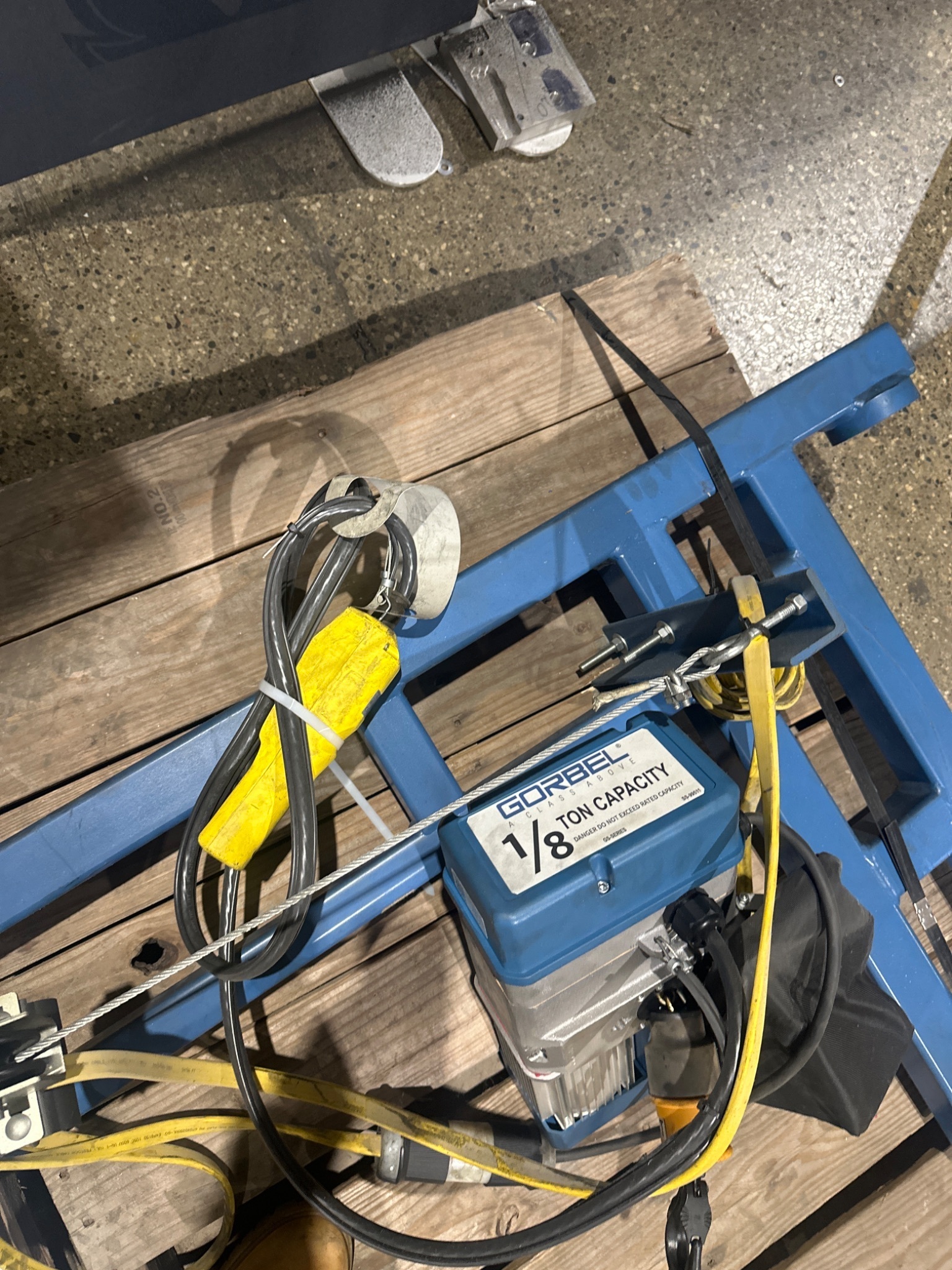 GORBEL SS-99003 JIB CRANE 250 LB CAPACITY USED 5