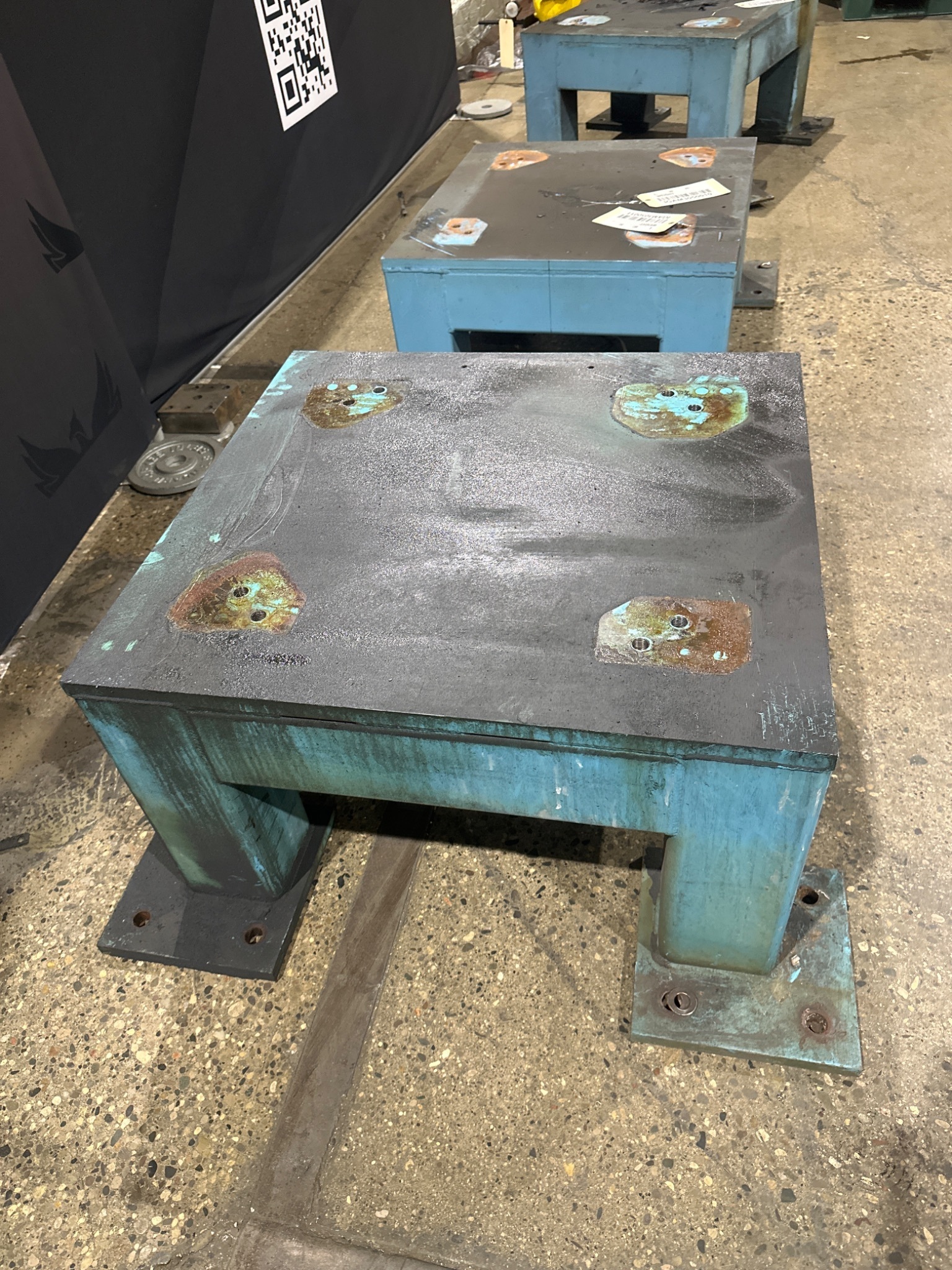 FANUC R2000IB ROBOT RISER 42 in x 40 in x 20 in USED 1