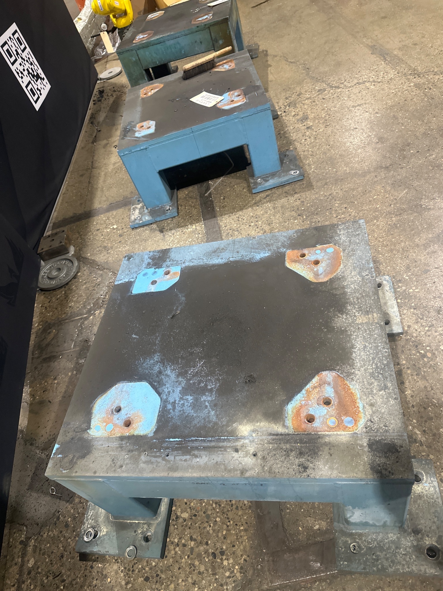 FANUC R2000IB ROBOT RISER 42 in x 40 in x 16 in USED 2