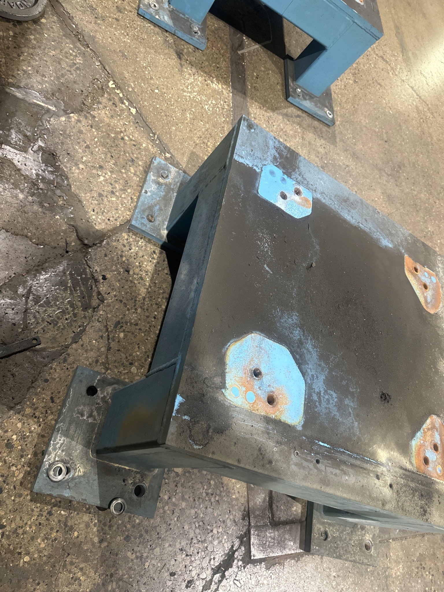 FANUC R2000IB ROBOT RISER 42 in x 40 in x 16 in USED 3