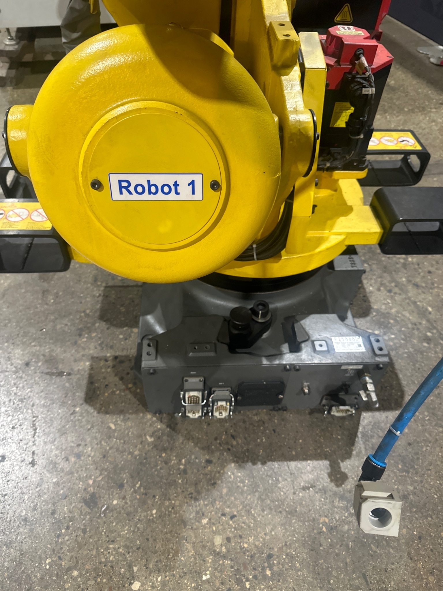 FANUC R-2000IC 165F ROBOT ARM ONLY USED 3