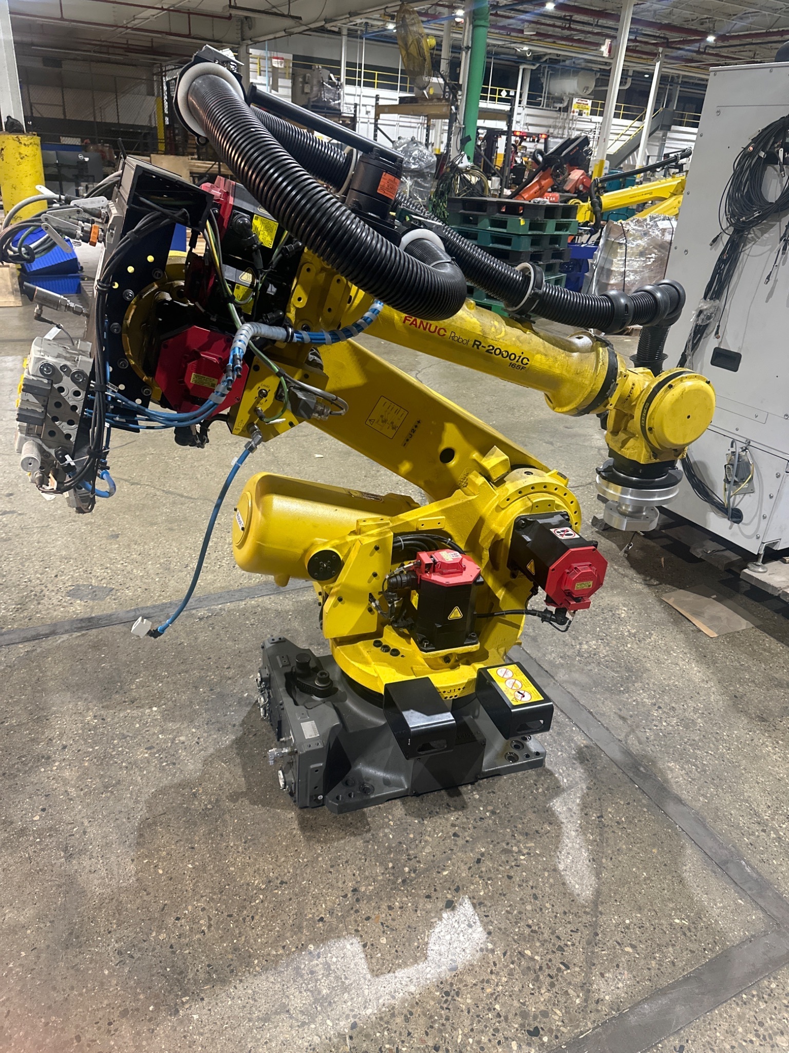 FANUC R-2000IC 165F ROBOT ARM ONLY USED 4