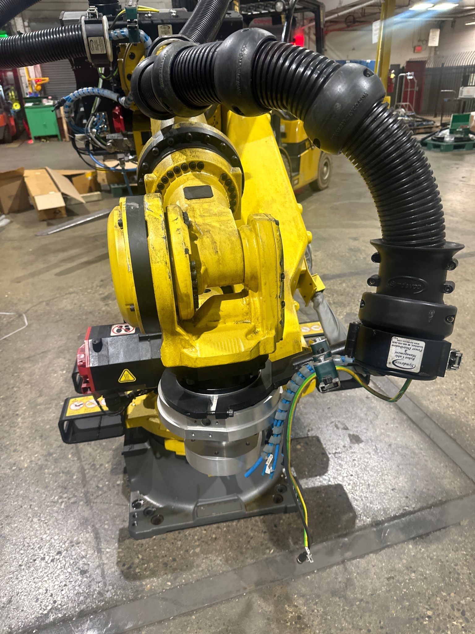 FANUC R-2000IC 165F ROBOT ARM ONLY USED 5