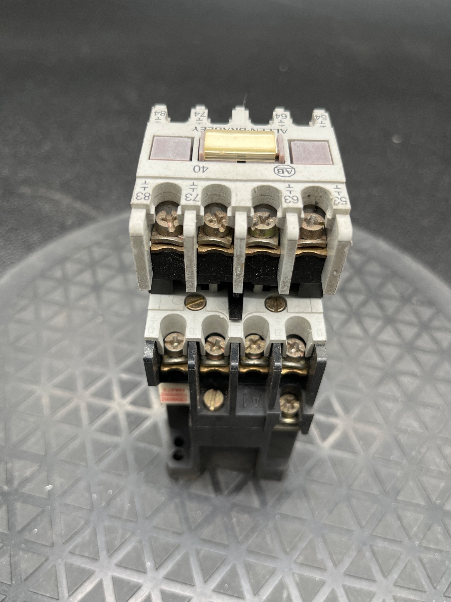 ALLEN BRADLEY 700-F400A1 + 195-FA40 Control Relay & Base USED 2