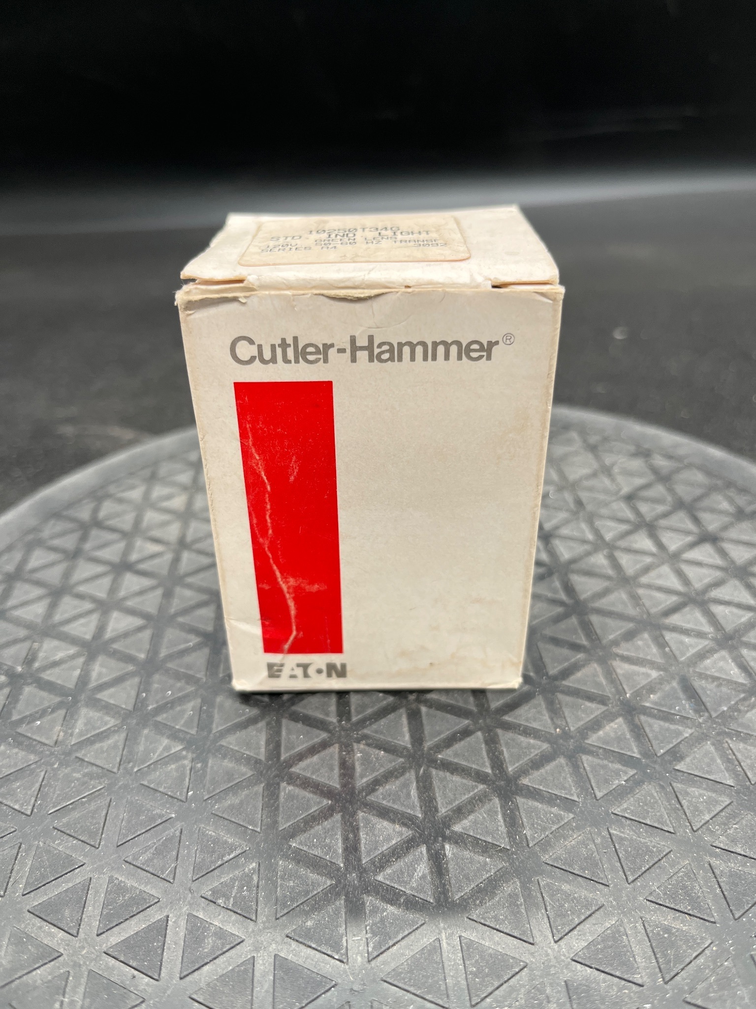 CUTLER-HAMMER 10250T Pushbutton Operator NEW - No Lens 0