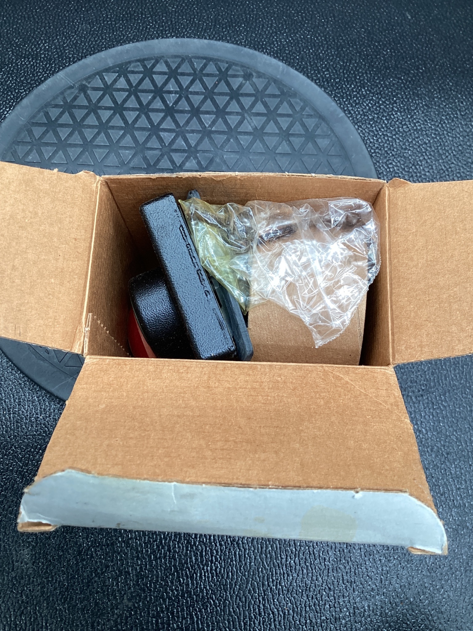 REES 03605-132 Pushbutton Assembly NEW 3