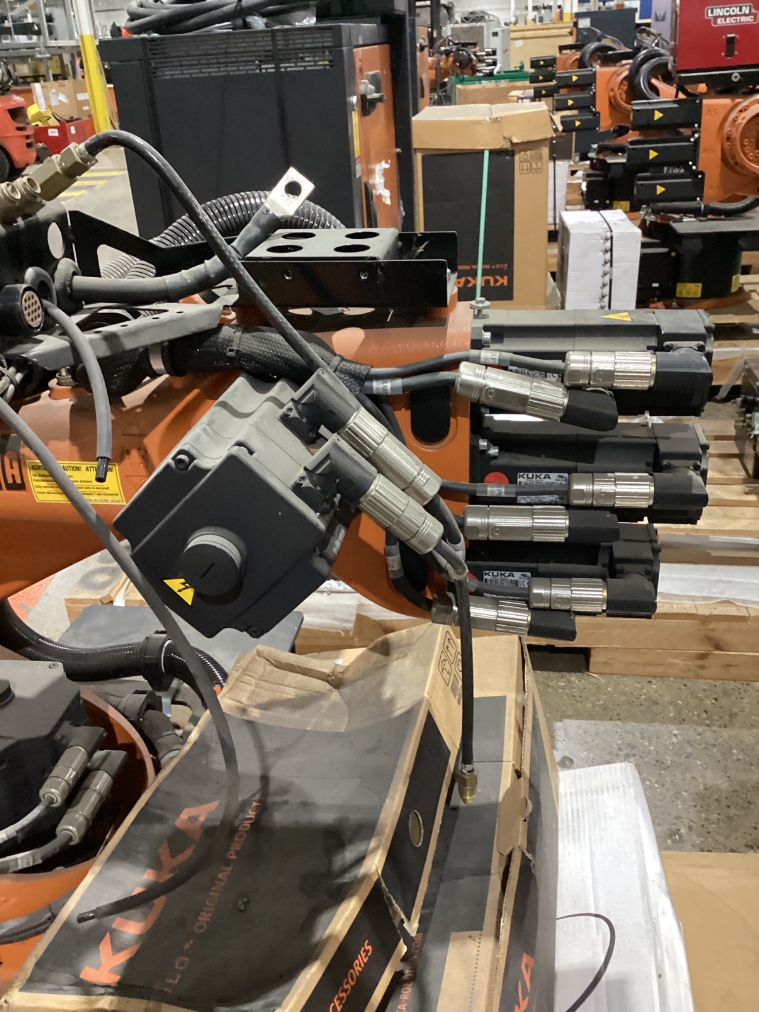 KUKA KR16 L6-2 w/ KR C4 Controls & TT3A Reamer NEW 4