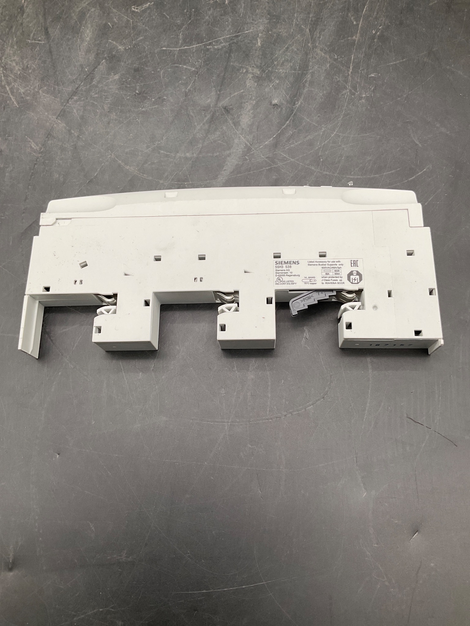 SIEMENS 5SH3-538 Accessory for Busbar Supports USED 0