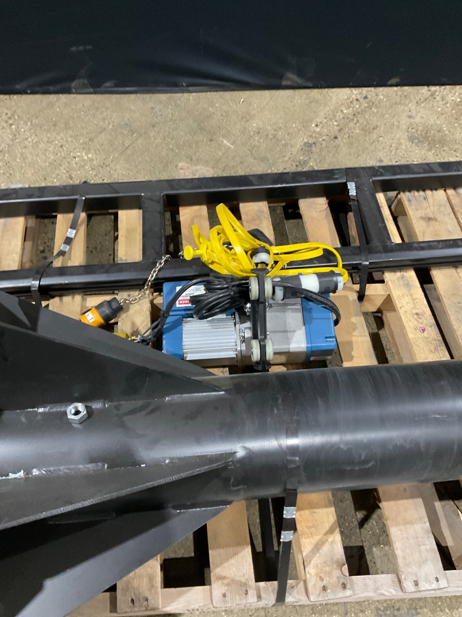 GORBEL SS-99036 250 lbs Capacity Pedestal Jib Crane USED 2