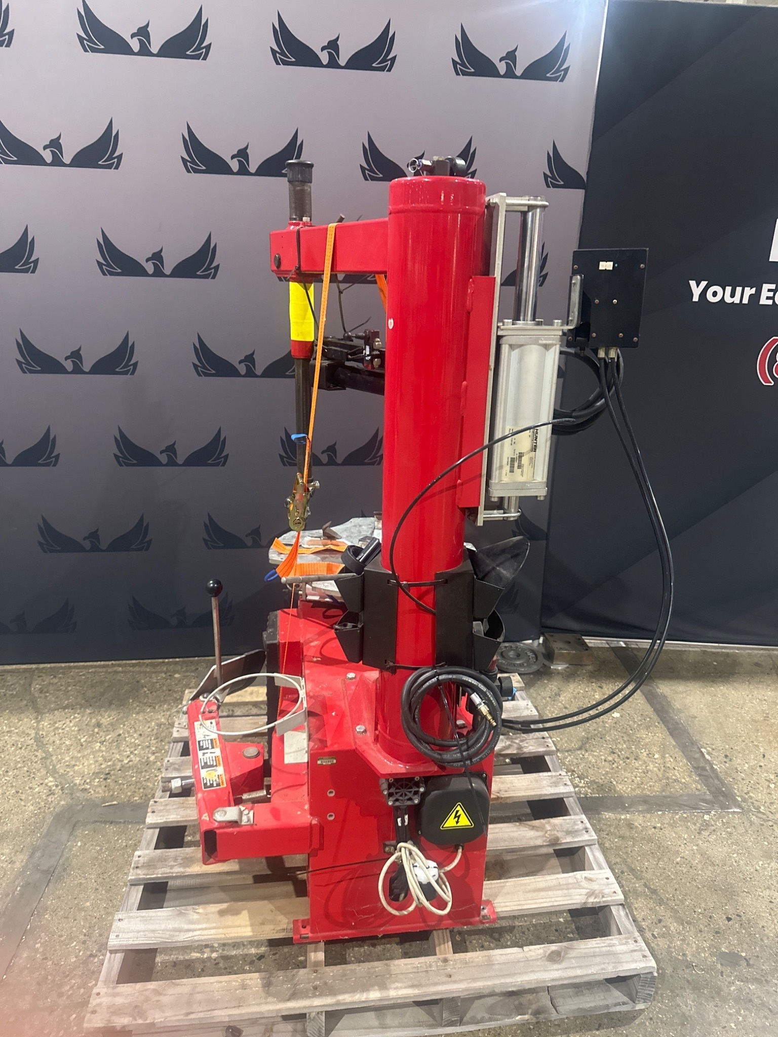 HUNTER TCX505E Tire Changer USED 1