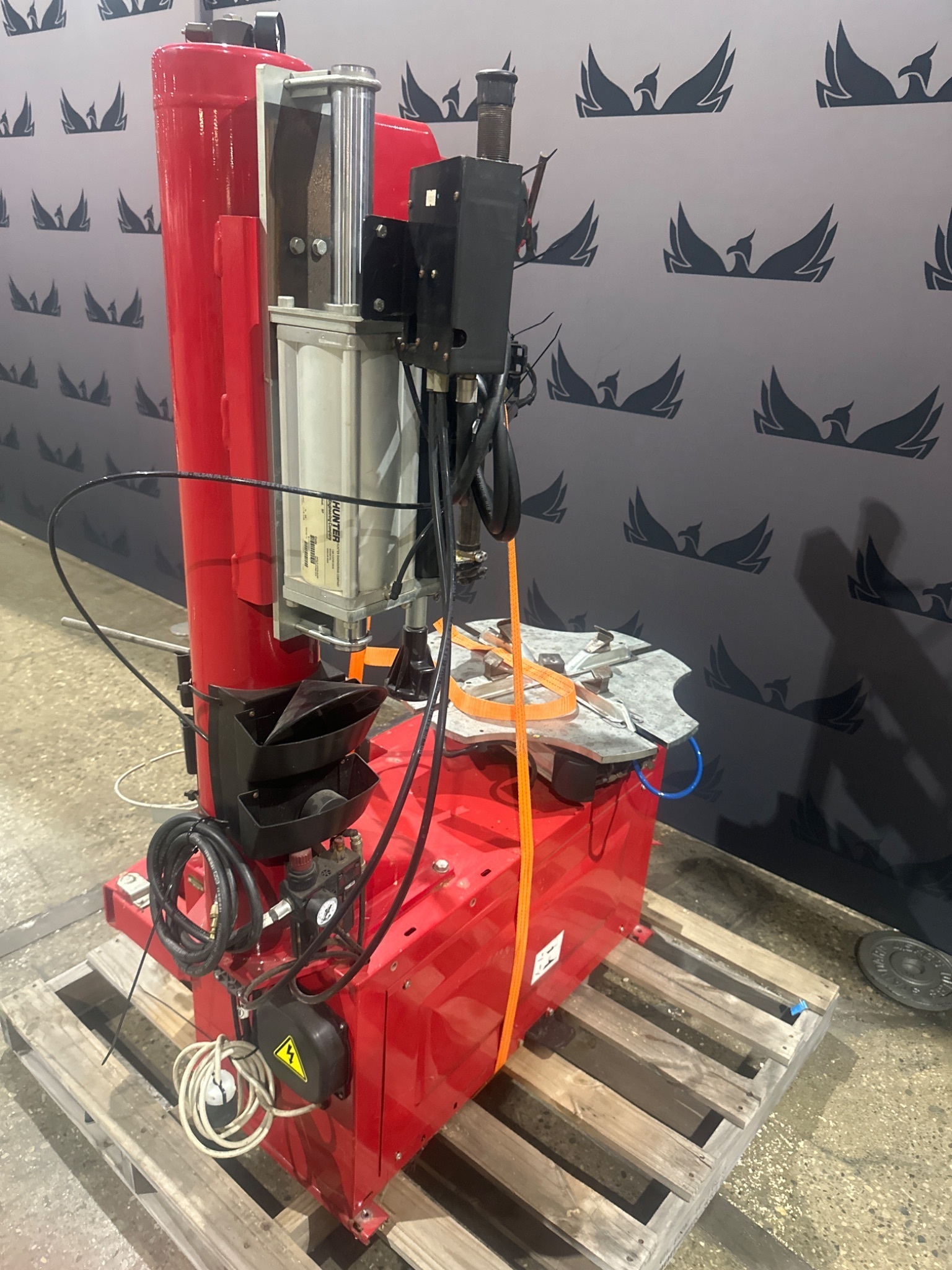 HUNTER TCX505E Tire Changer USED 2
