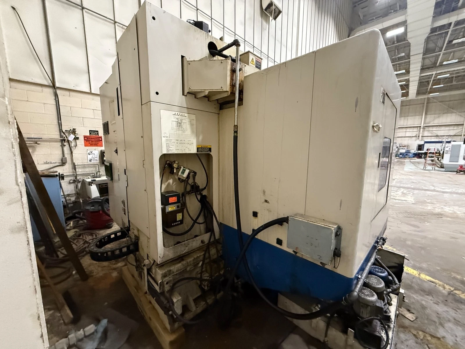 2005 DOOSAN DMV-4020D CNC VERTICAL MACHINING CENTER USED - Image 5