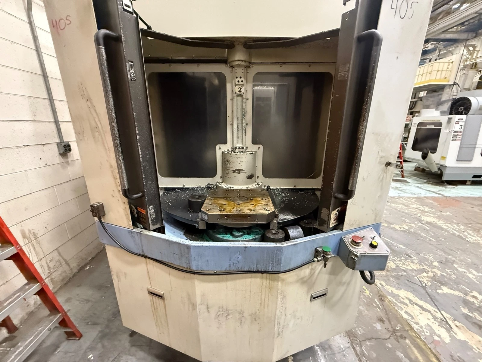 2013 DOOSAN HC 400 CNC HORIZONTAL MACHINING CENTER USED - Image 4