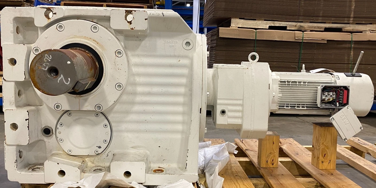 SEW-EURODRIVE INC K167 R97 DRN132S4/BE11HR GEARMOTOR USED - Image 2