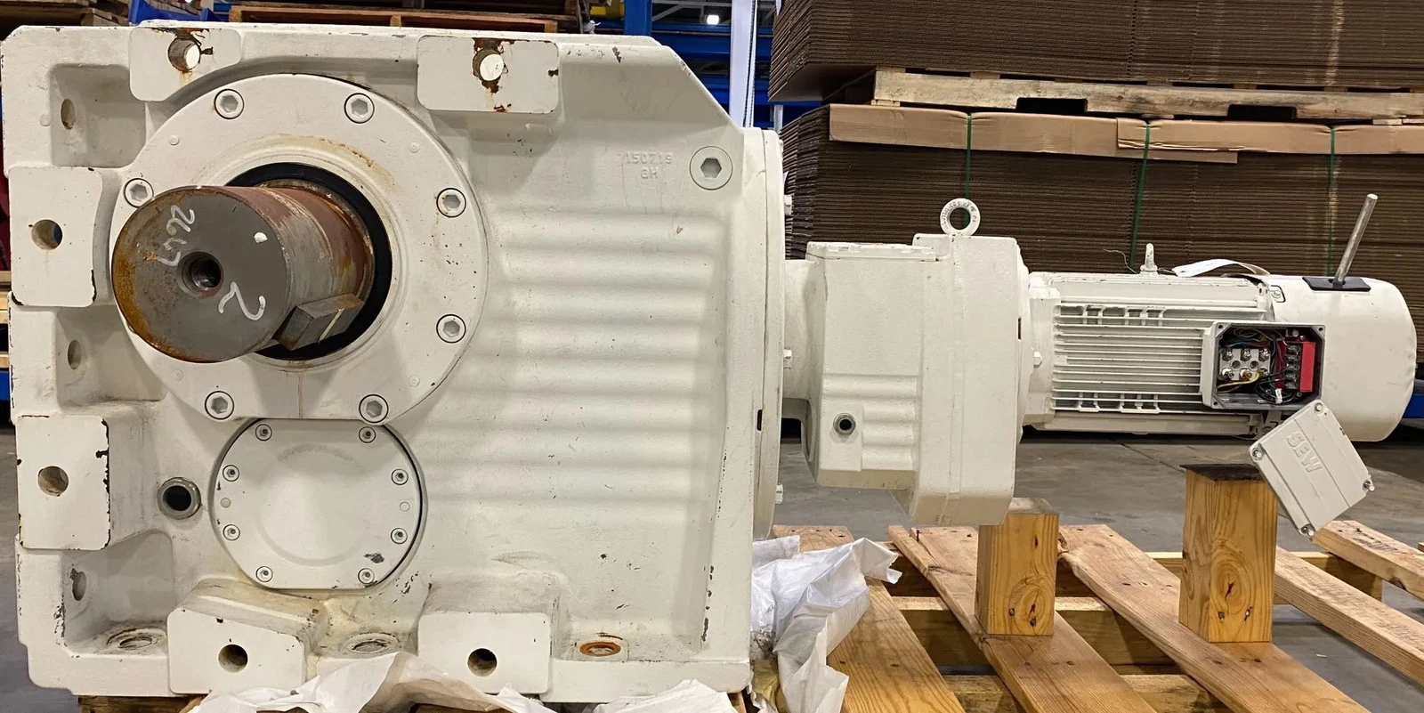 SEW-EURODRIVE INC K167 R97 DRN132S4/BE11HR GEARMOTOR USED - Image 2