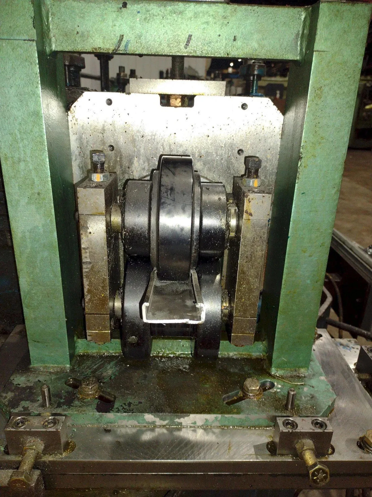 14 STAND X 2" TISHKEN MODEL #14-MW-2 ROLLFORMER 8" ROLL SPACE USED - Image 27