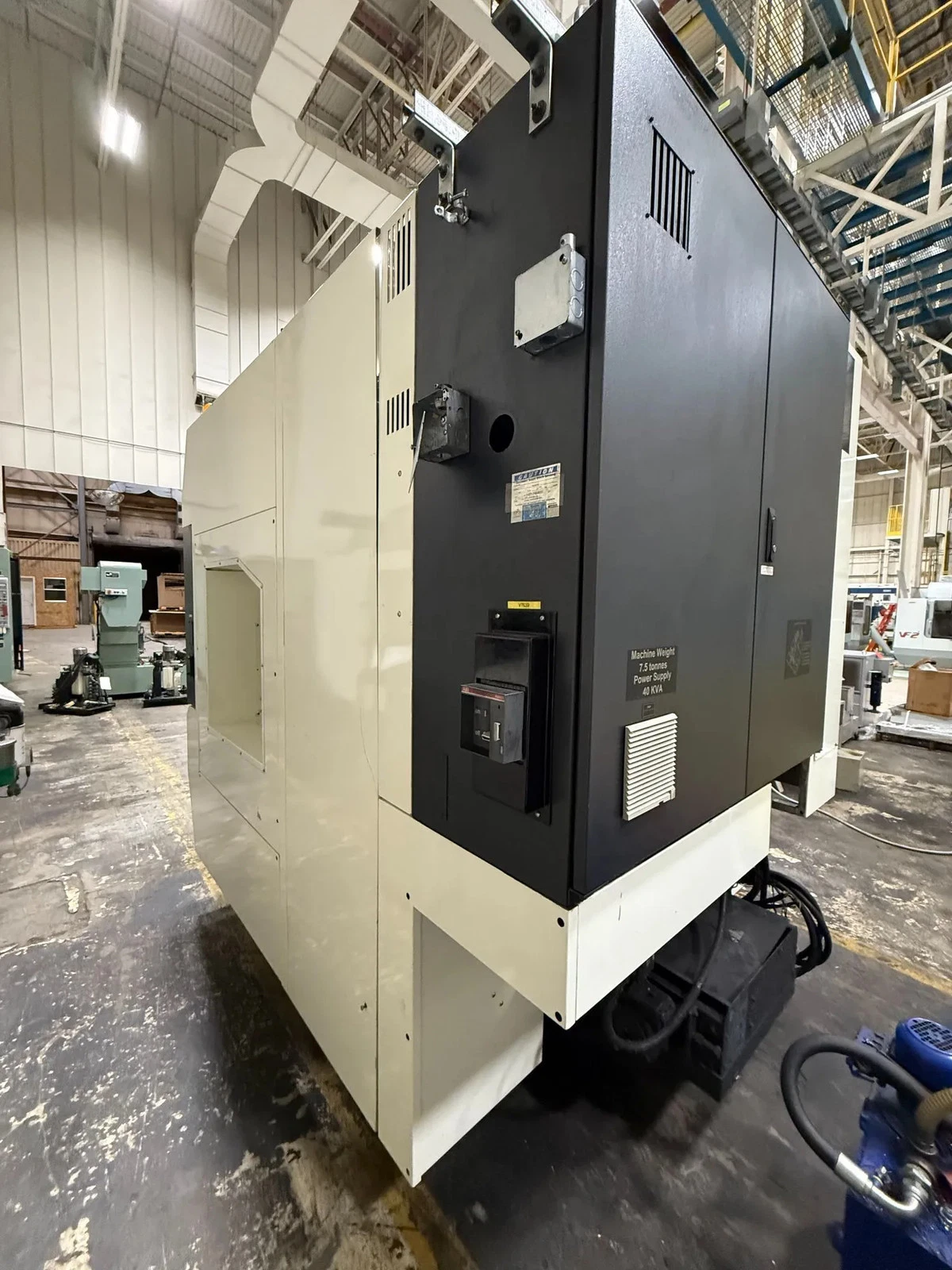 MAKINO E33 GRAPHITE VERTICAL MACHINING CENTER - Image 7
