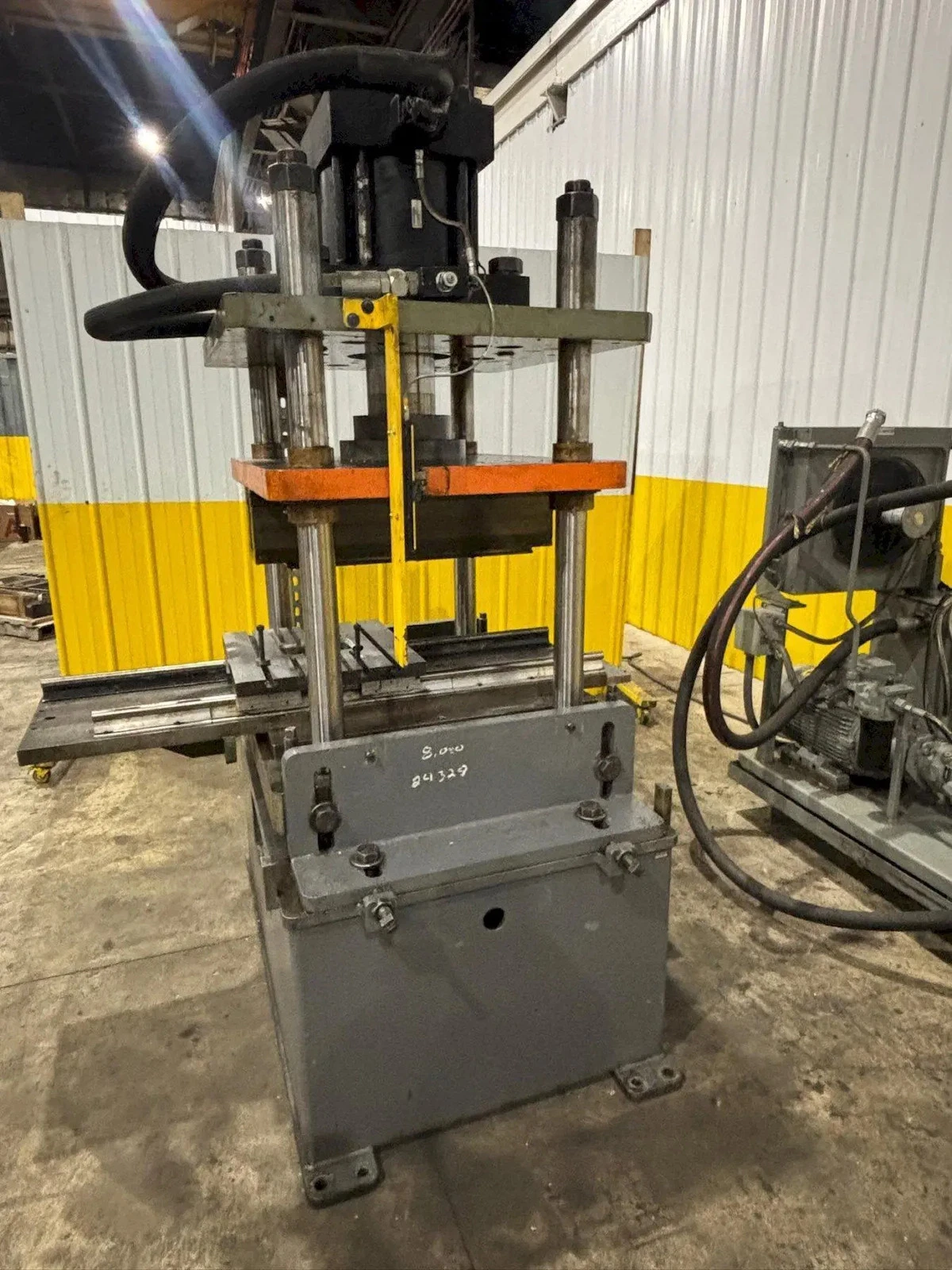 100 TON ROLLFORM INC HYDRAULIC 4 POST CUTOFF & POWER UNIT, 12" STROKE USED - Image 4