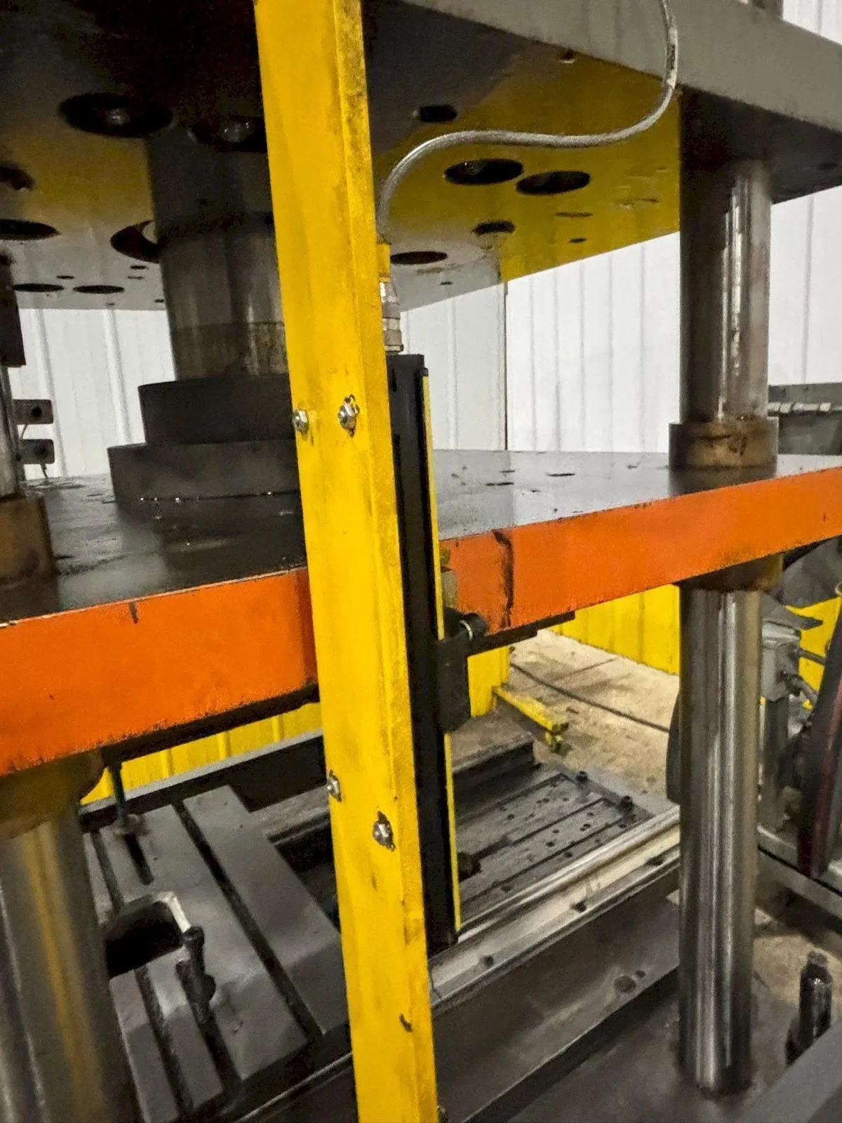 100 TON ROLLFORM INC HYDRAULIC 4 POST CUTOFF & POWER UNIT, 12" STROKE USED - Image 11