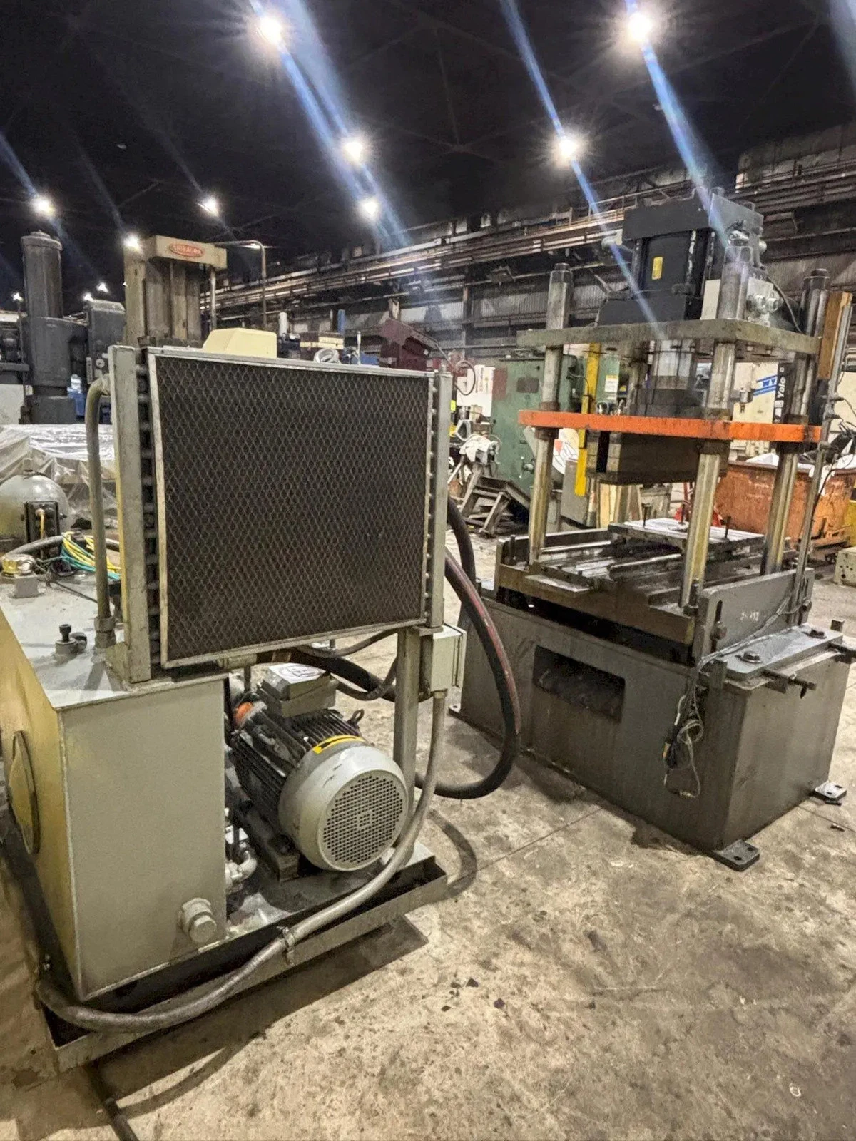 100 TON ROLLFORM INC HYDRAULIC 4 POST CUTOFF & POWER UNIT, 12" STROKE USED - Image 13